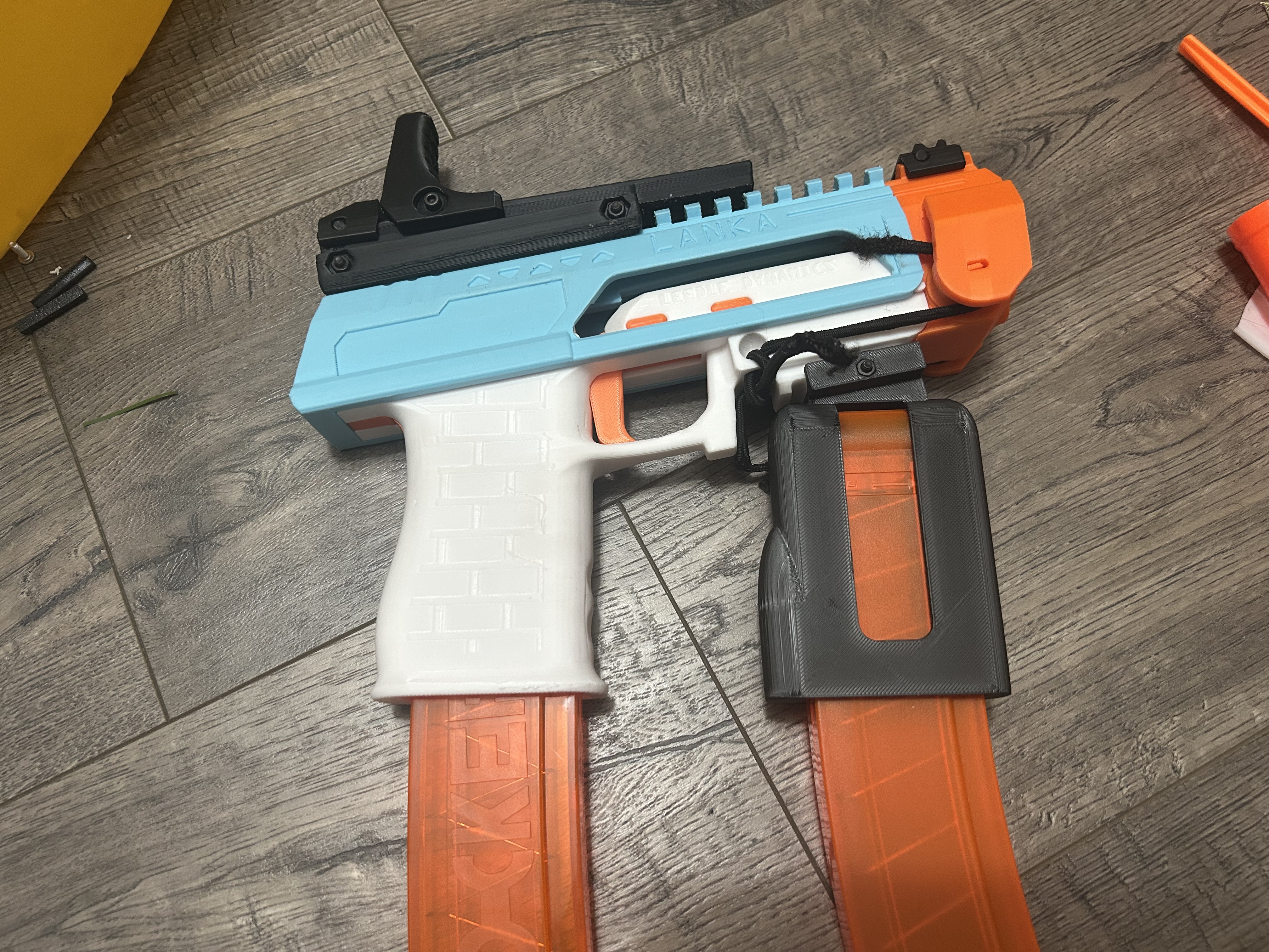 Picatinny Straight Talon Holder Foregrip