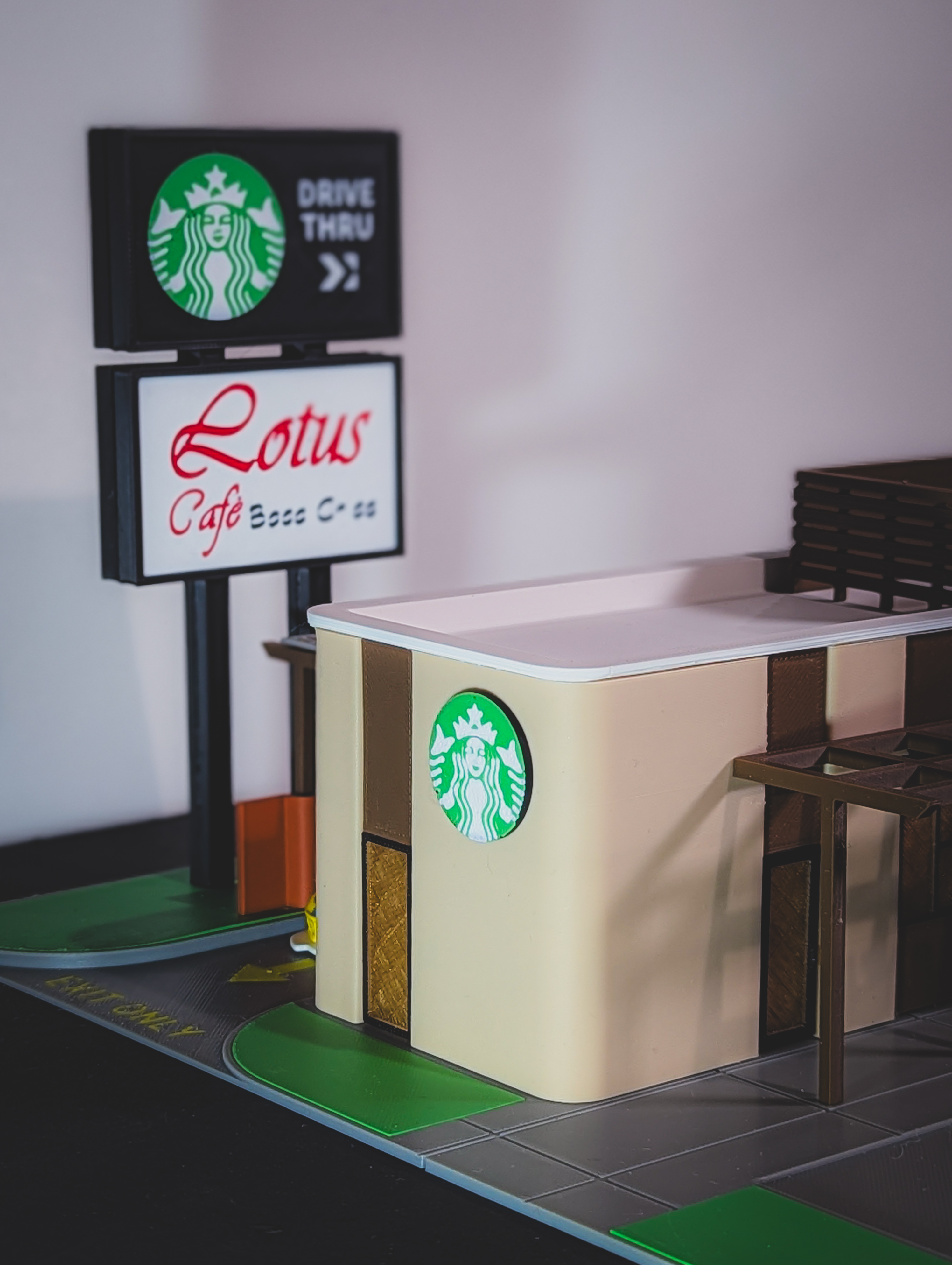 Starbucks Model Set - 1:64 Scale Diorama — thumbnail 7