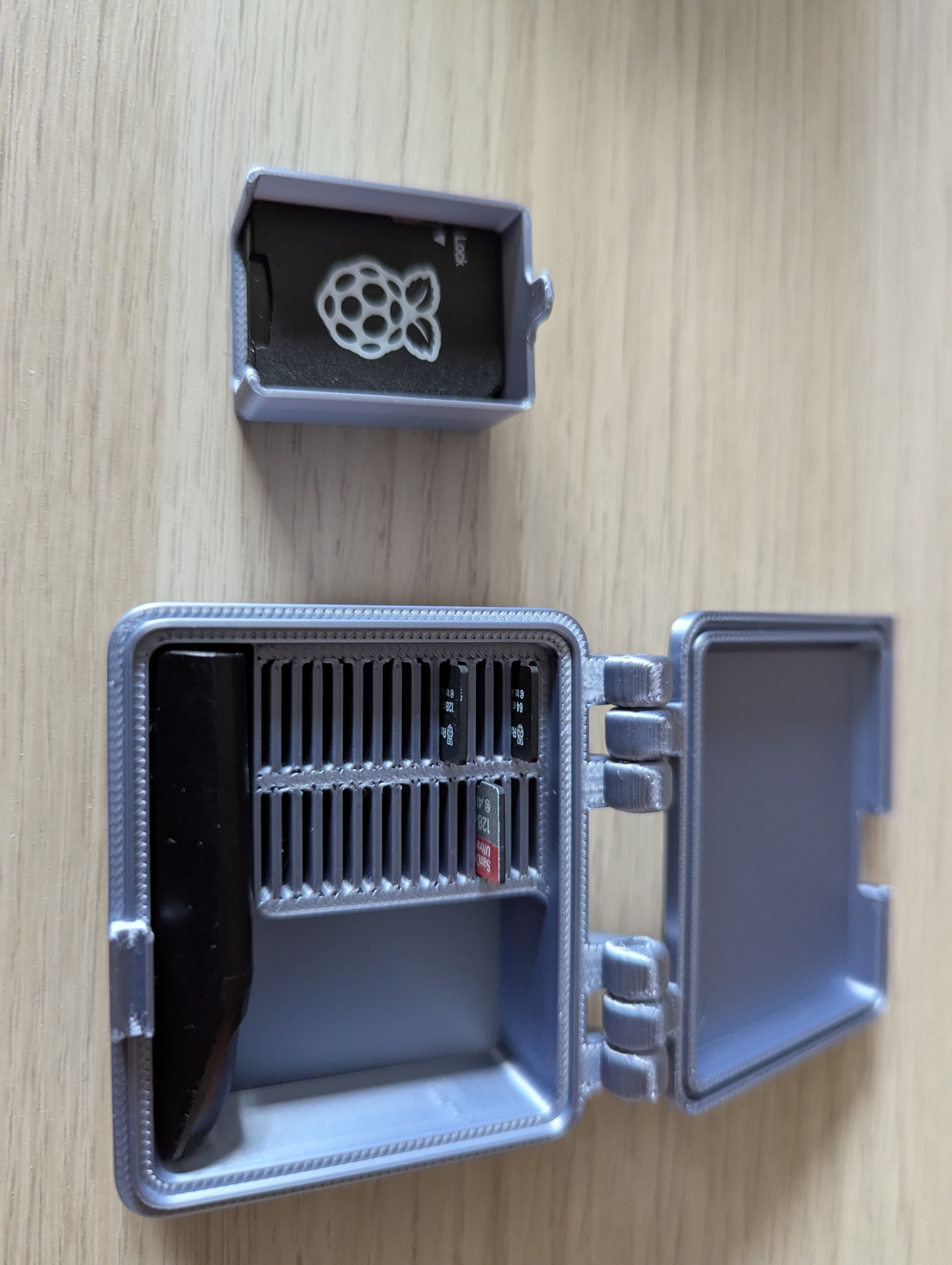 Micro SD Box (XXL) with FlashDrive slot