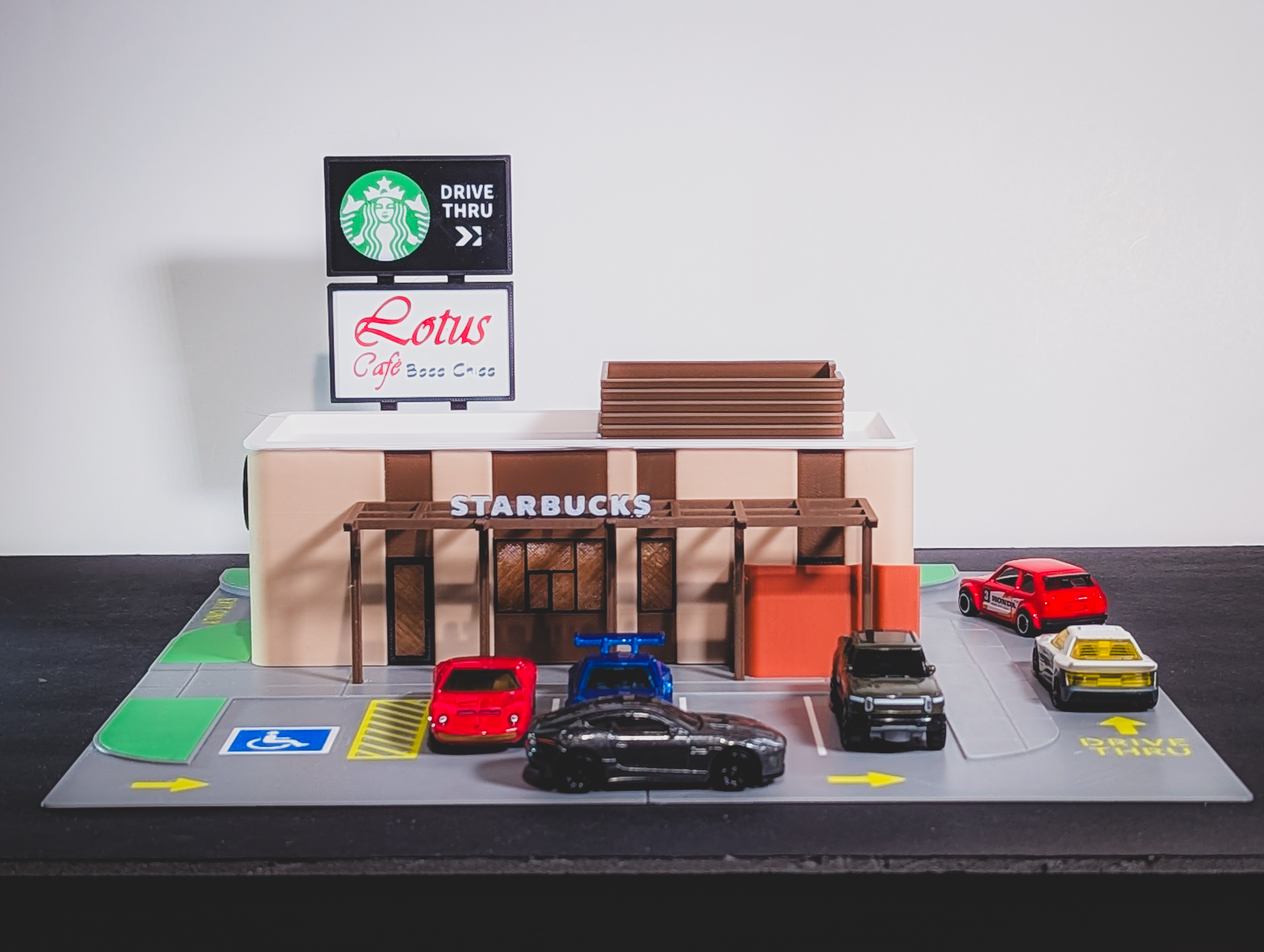 Starbucks Model Set - 1:64 Scale Diorama — thumbnail 8