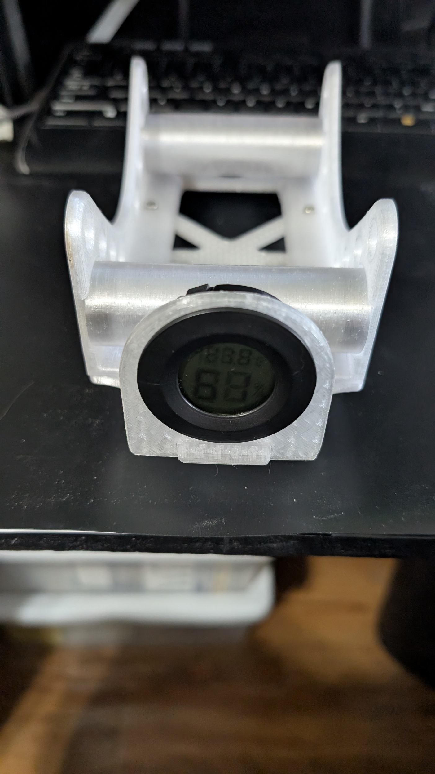 Hygrometer holder for Truglodite's "Ultimate Spool Roller V2 [21cup dry box compatible]"