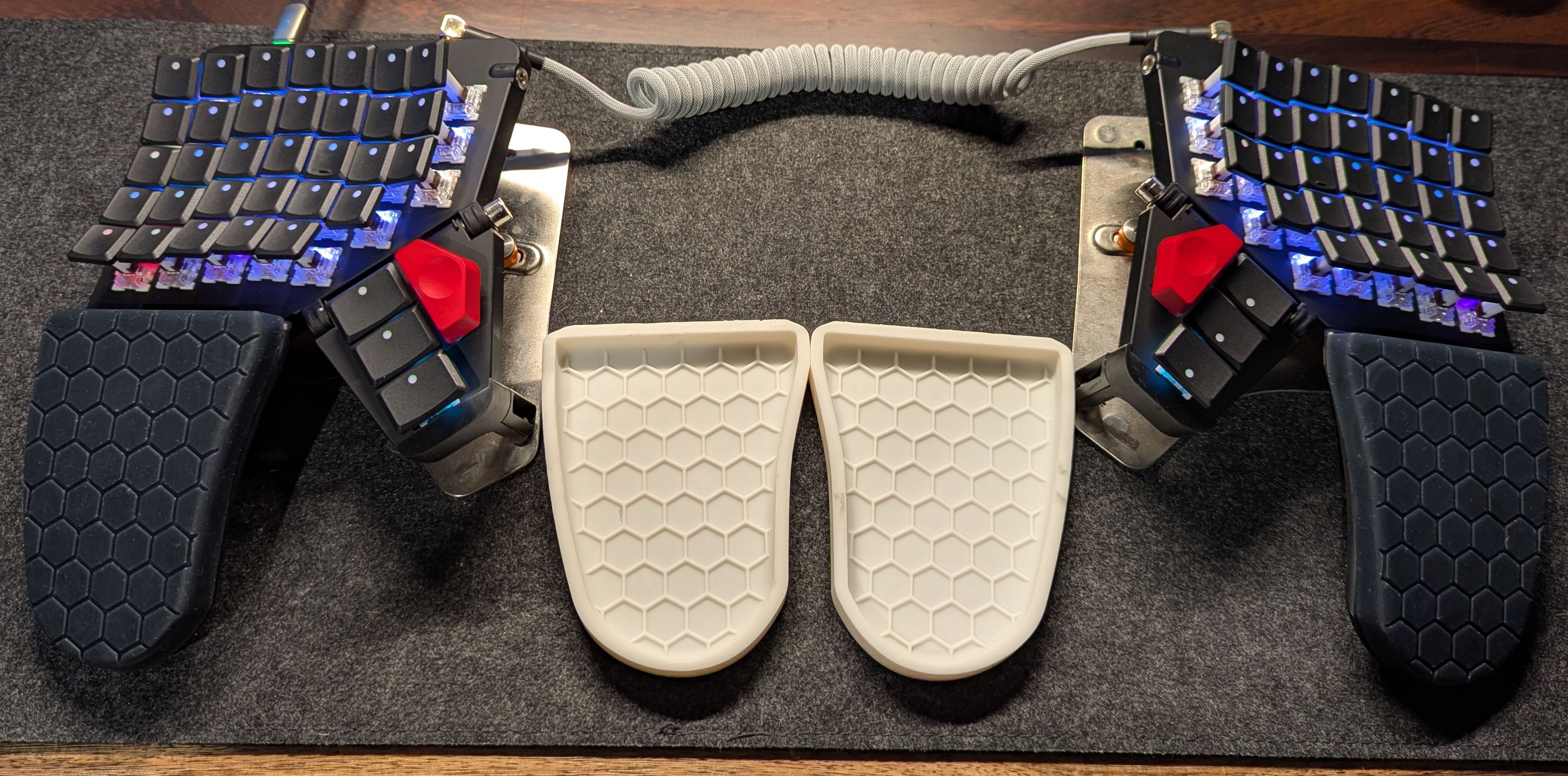 Moonlander wrist pad
