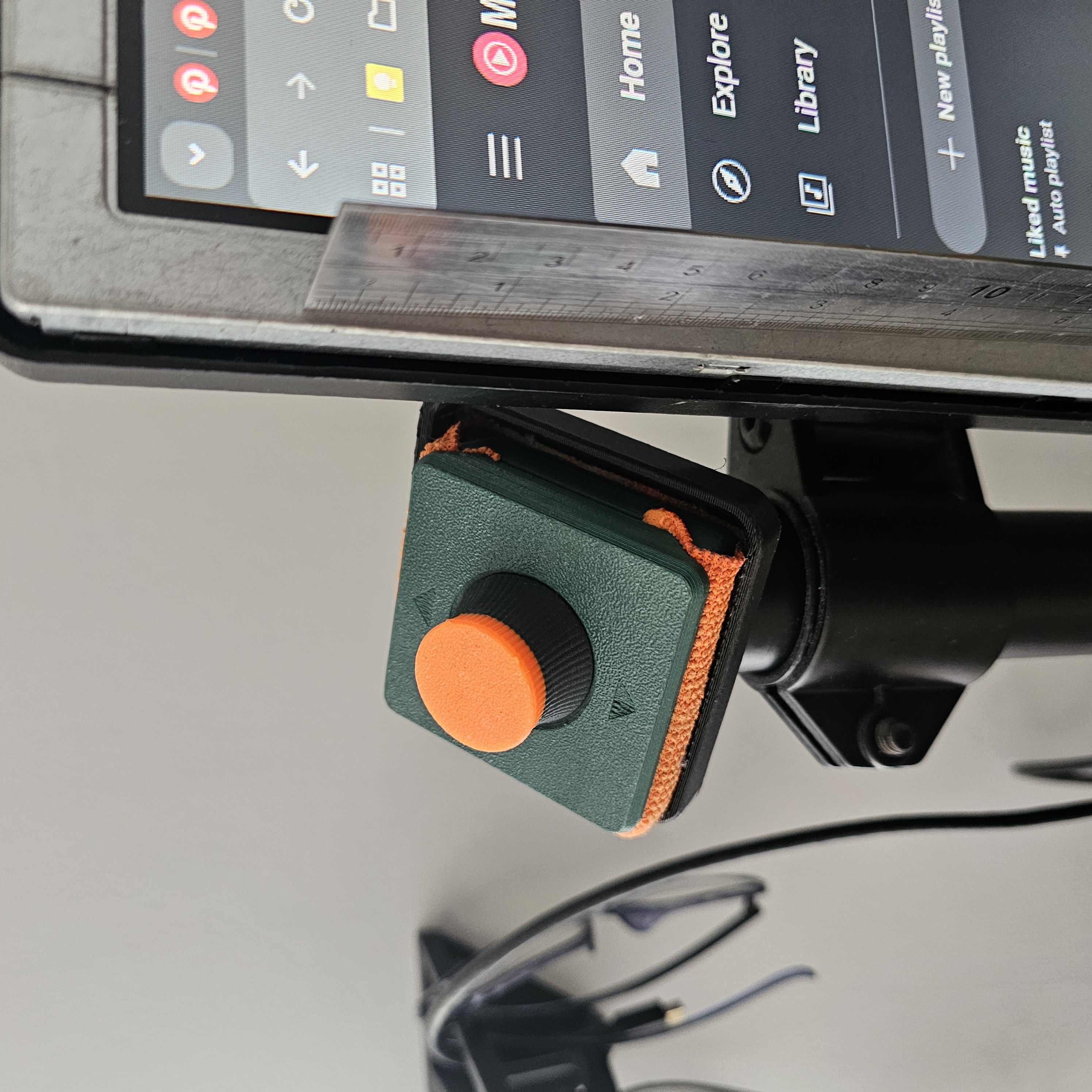 Pole mount for Microfiber cleaner