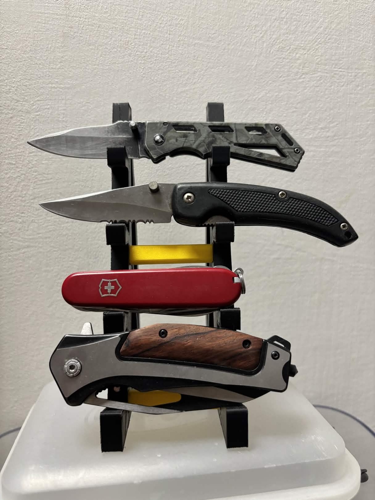 Snap fit remix of the Display Stand for knives