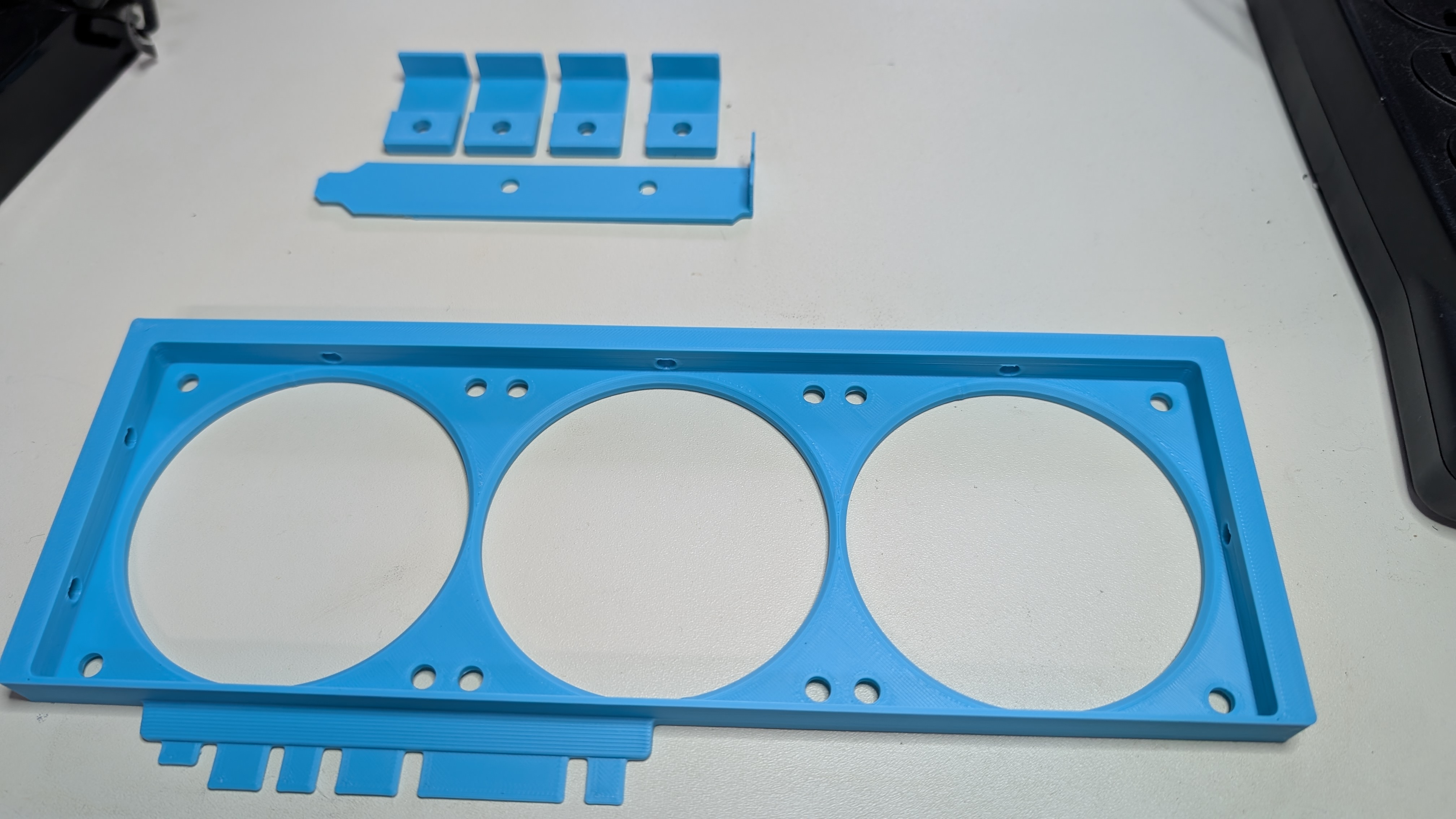 Triple 80mm PCIe Slot Fan