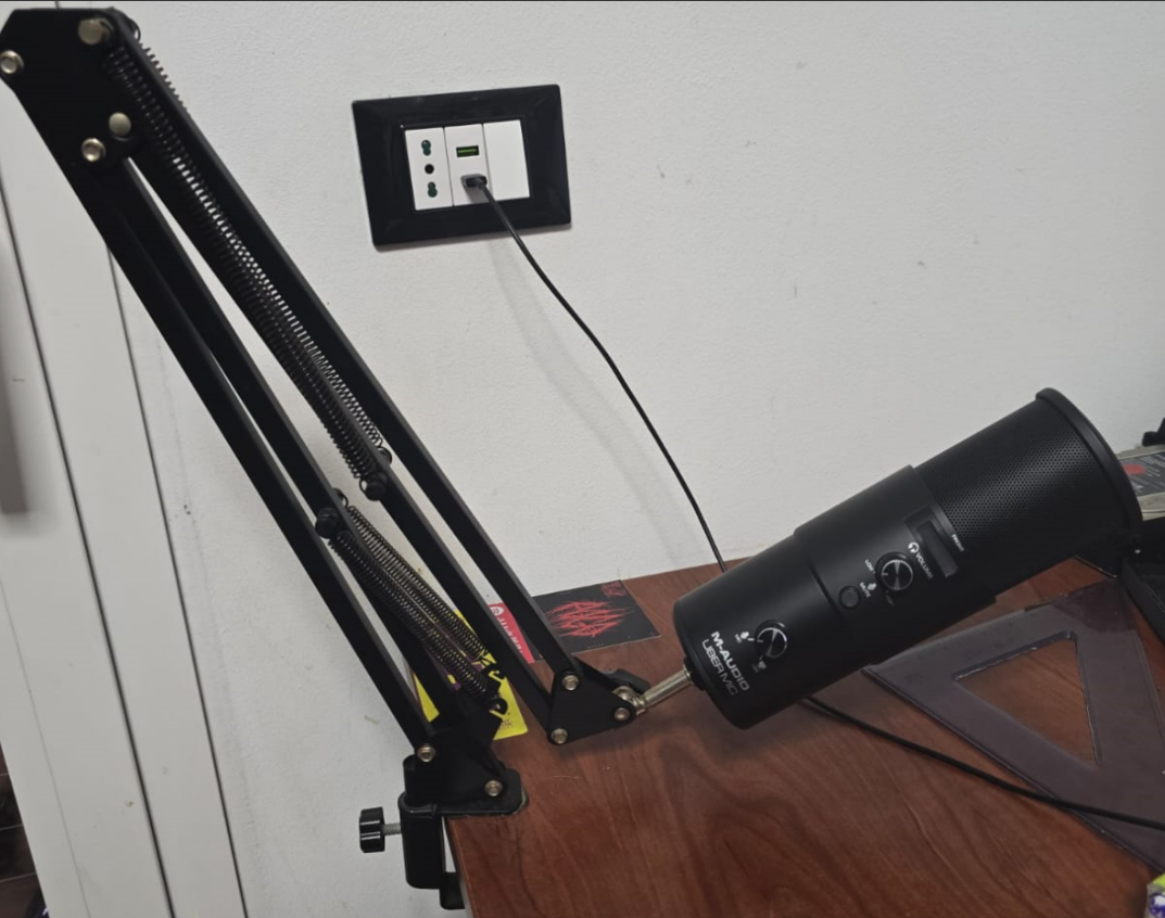 M-AUDIO Uber Mic table arm support adapter
