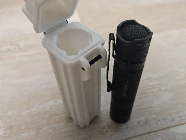 Convoy S2+ Rugged Box vertical with pocket clip