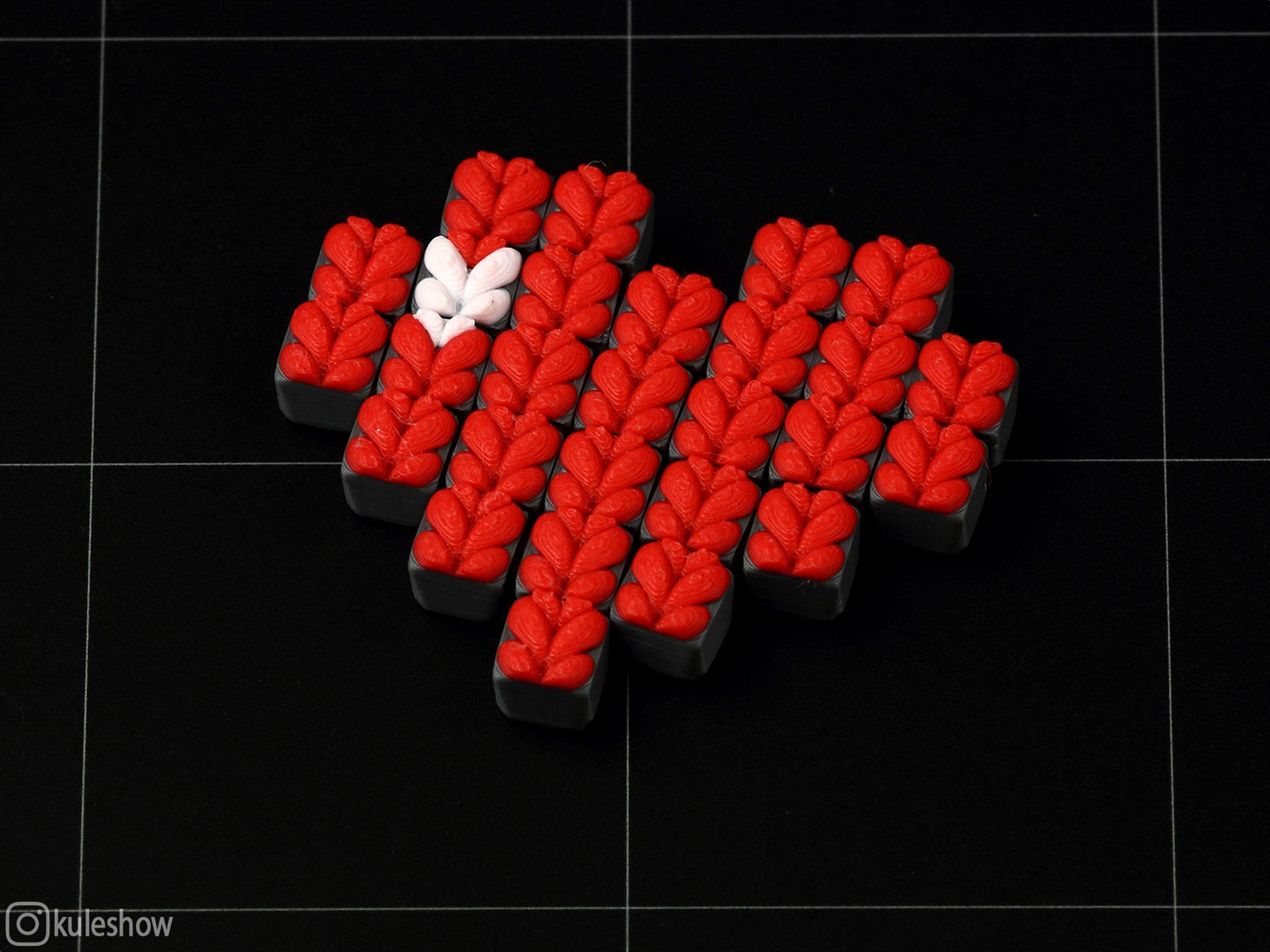 Knitted Flexible Pixel Heart — miniatura 2