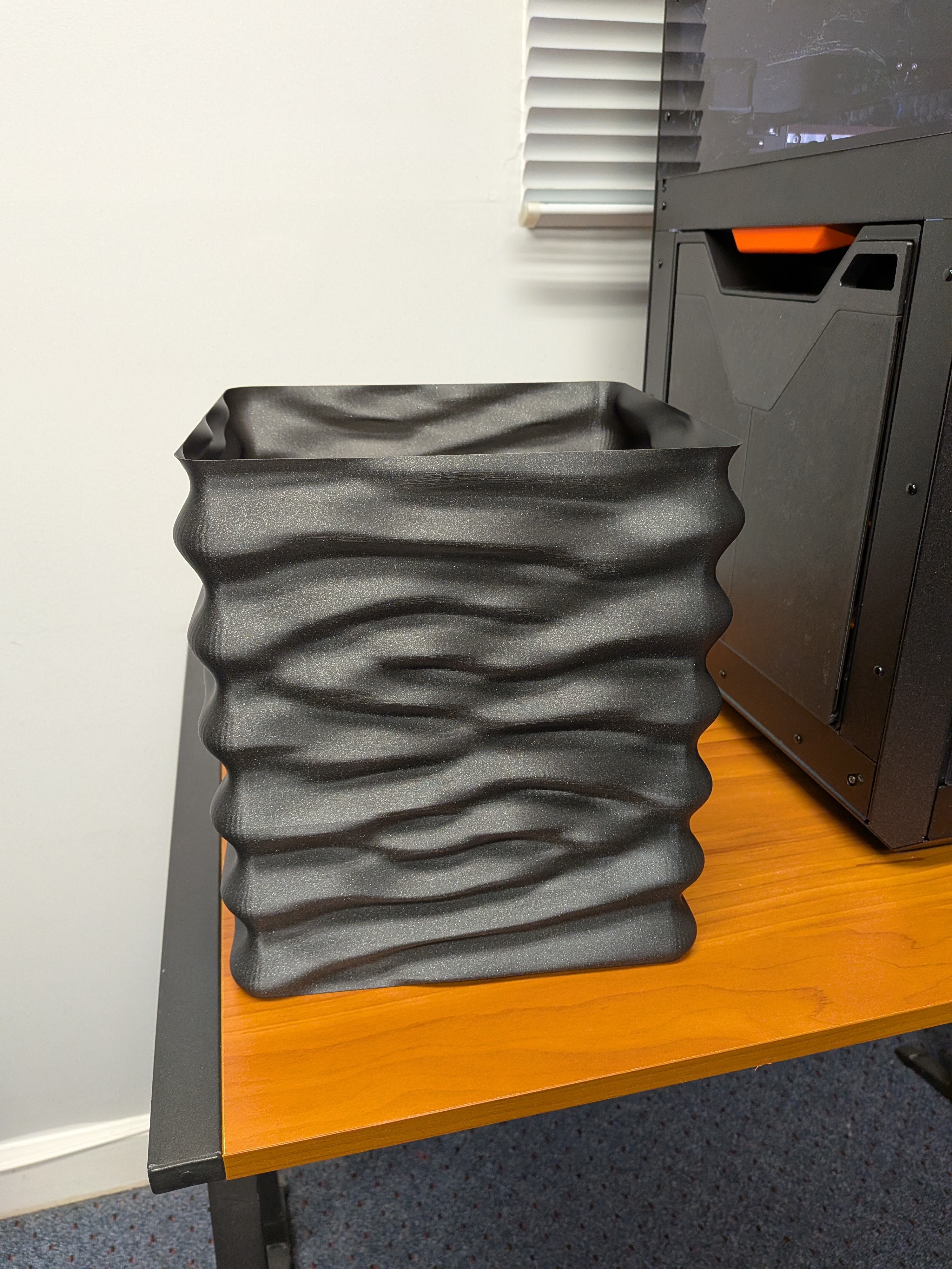 Wavy Square Trash Can