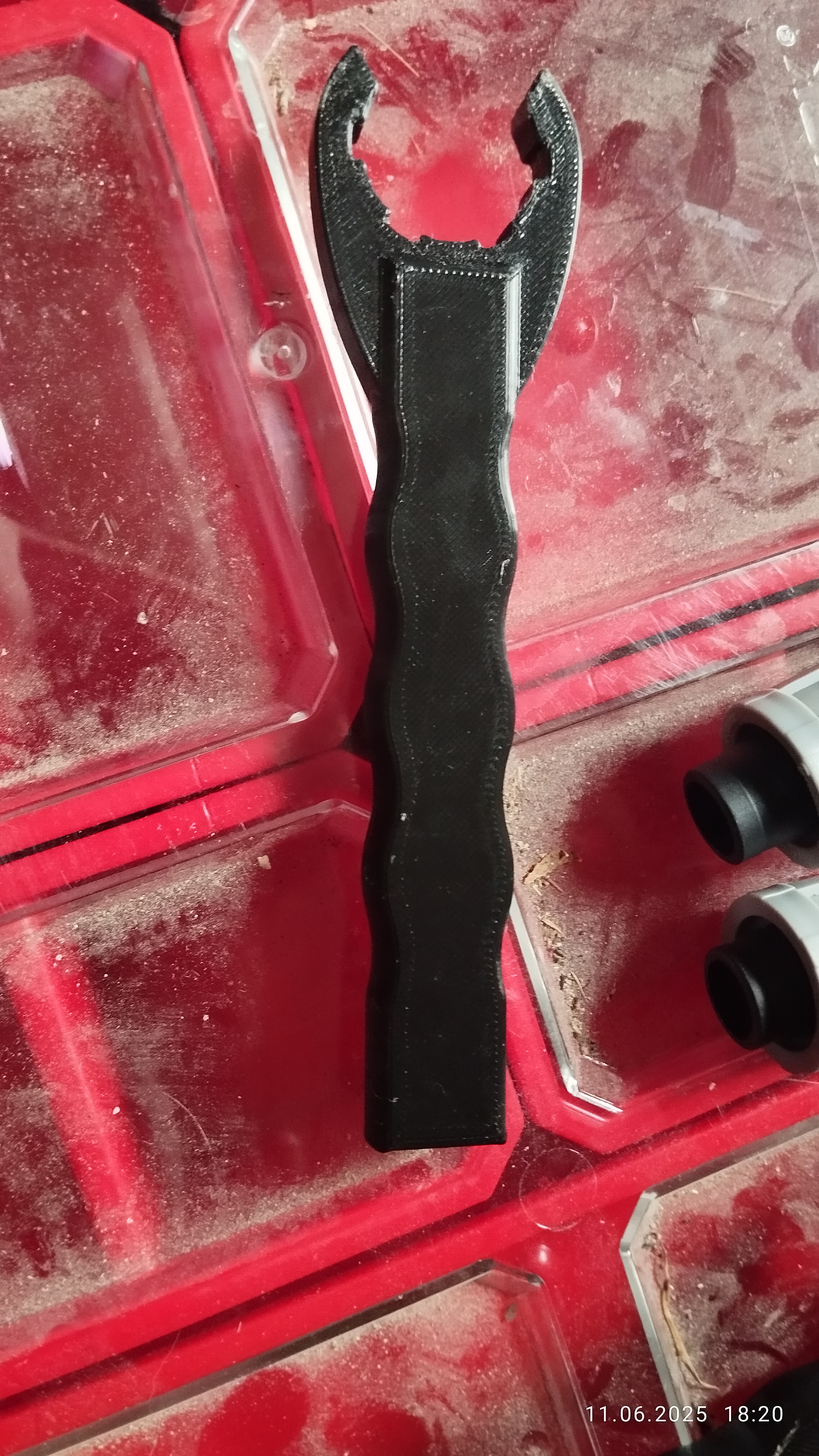 Irrigation connector wrench
