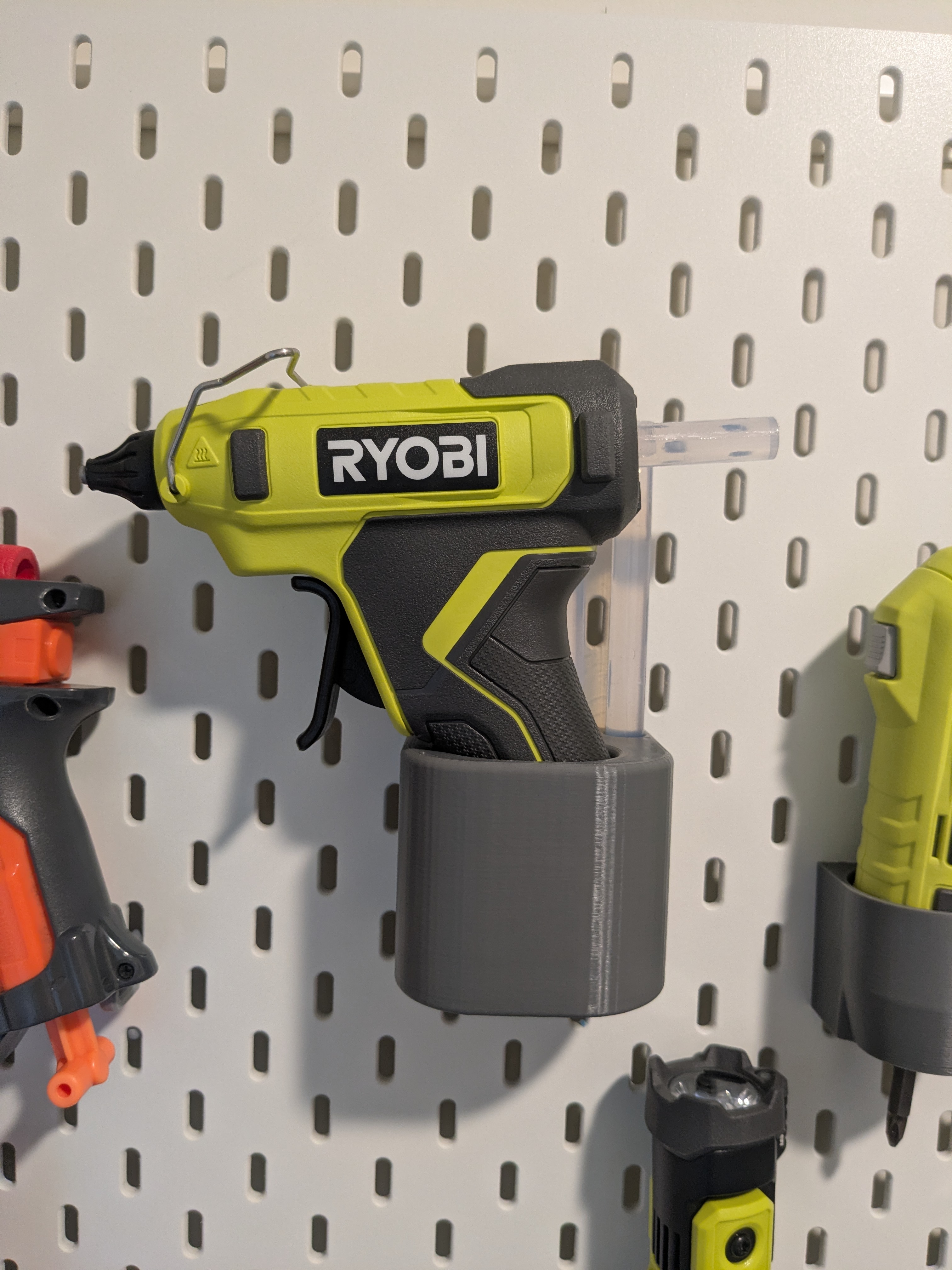 Ryobi USB Lithium Hot Glue Gun Skadis Mount