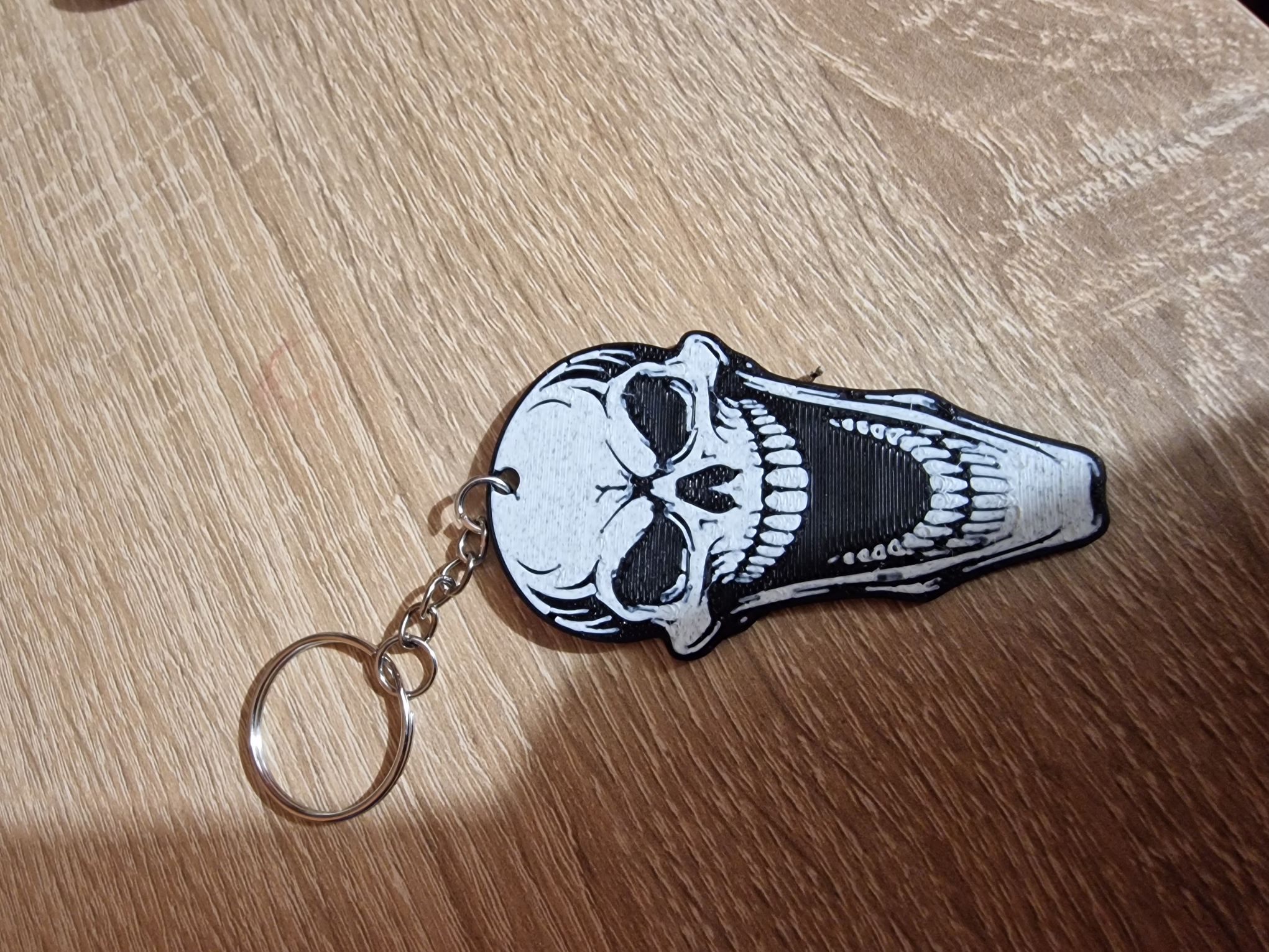 skull keychain + NFC tag