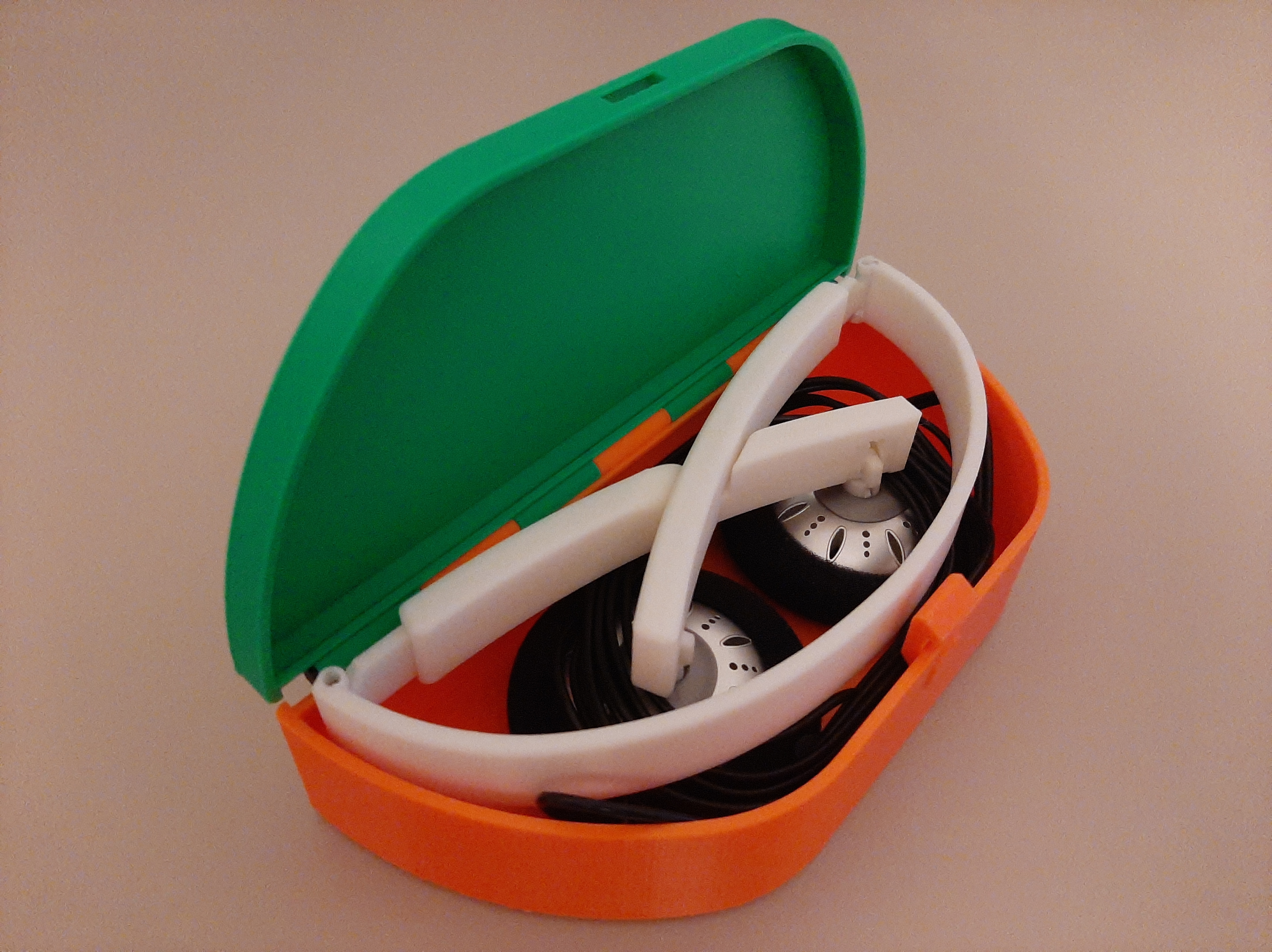 Foldable, length adjustable KOSS KSC75 Headband & Travel Case