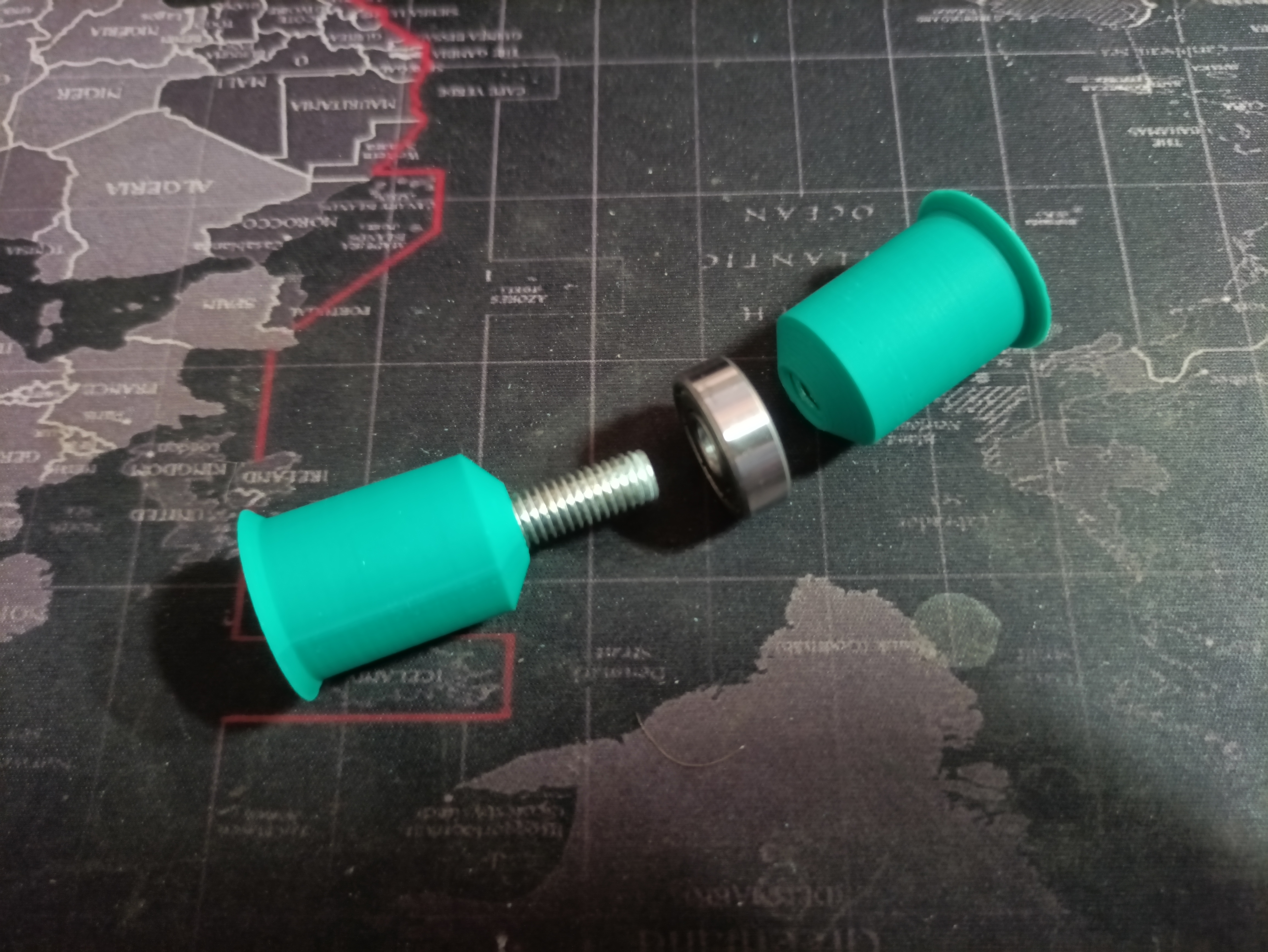 Modified roller to fit a hex nut or bolt M8