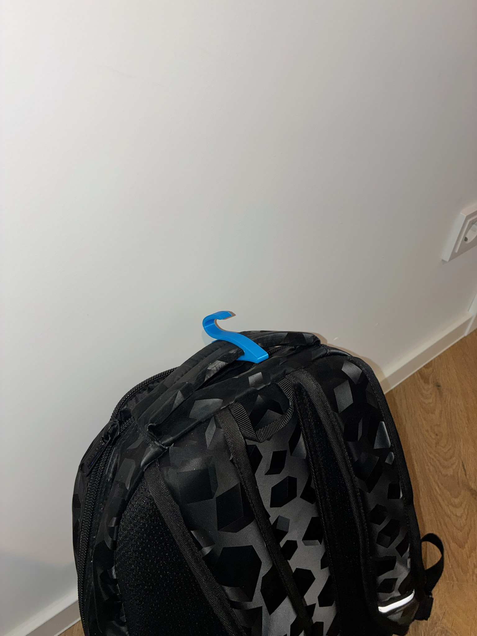 Backpack Jacket Holder Clip — miniatura 7