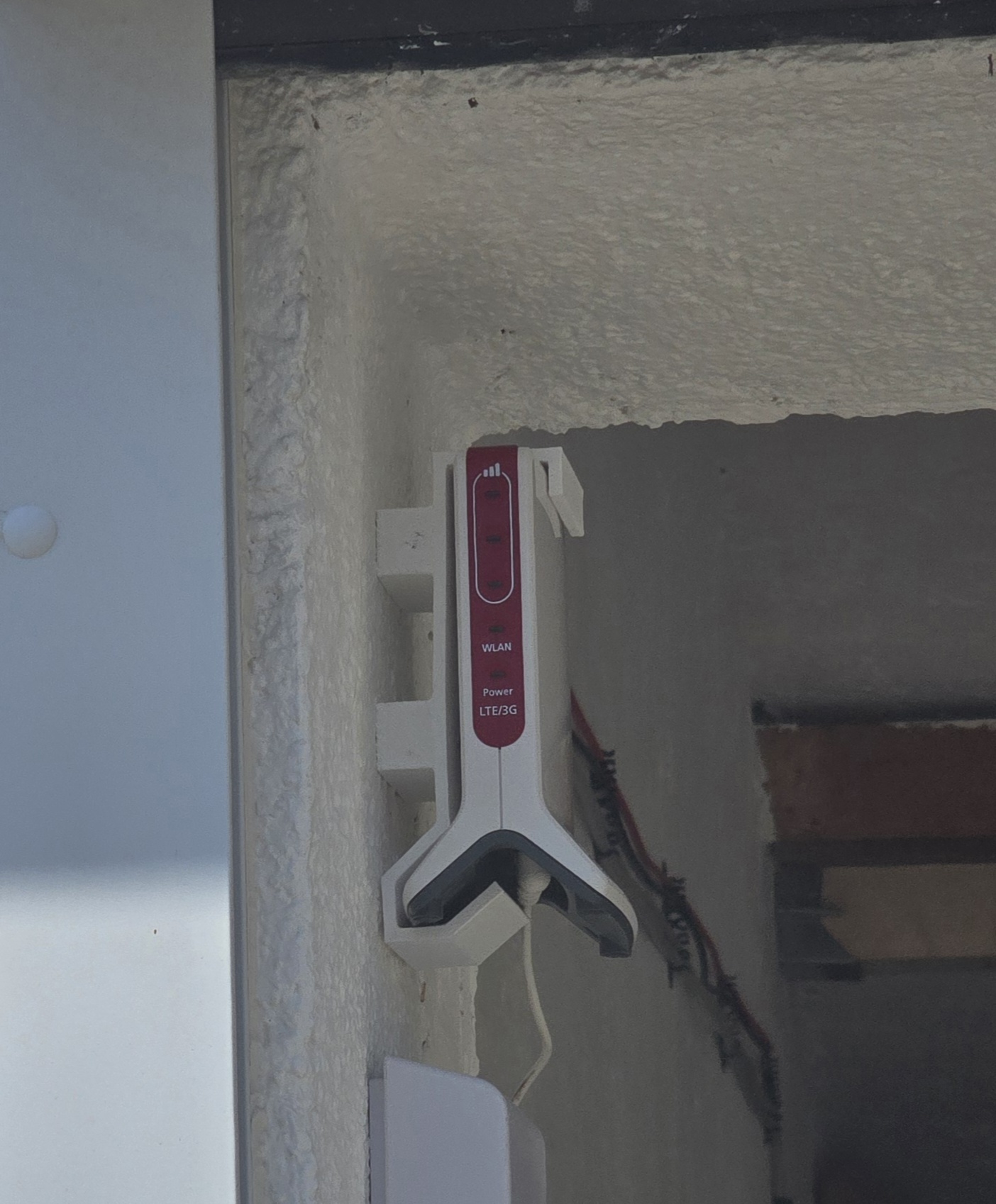Fritzbox 6820 LTE Wall Mount