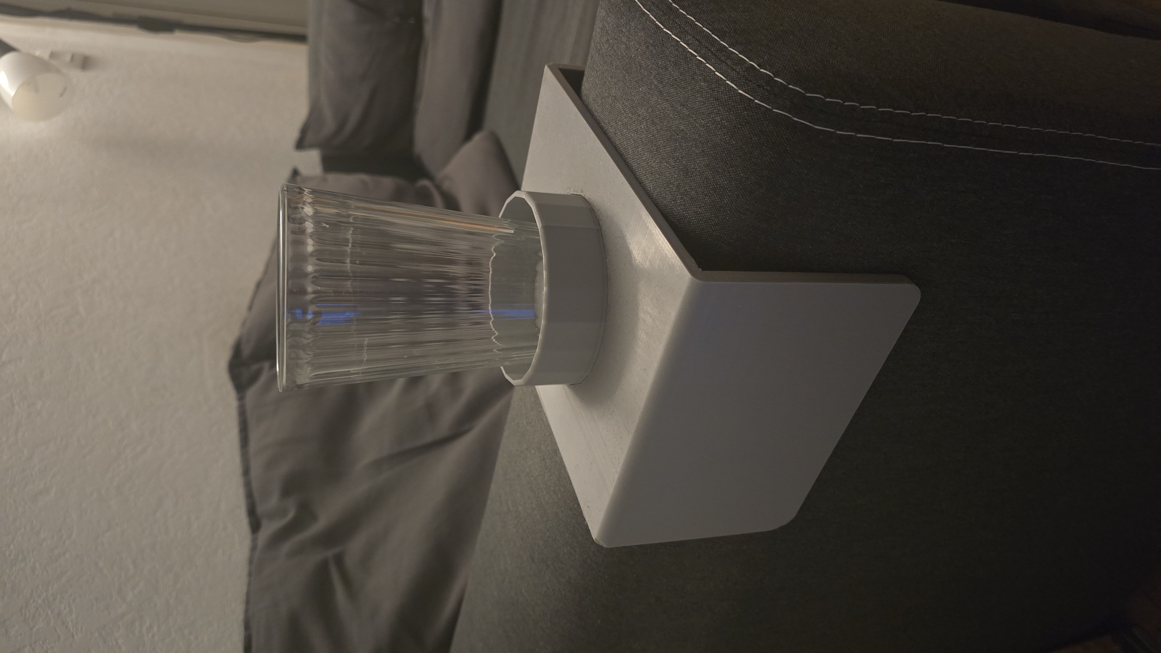 Sofa/couch mug holder V.2