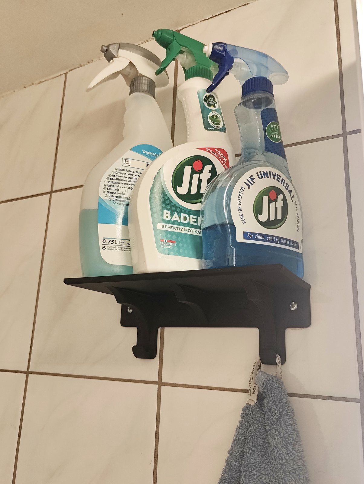 Towel hanger with base plate (Check out the other pics!)