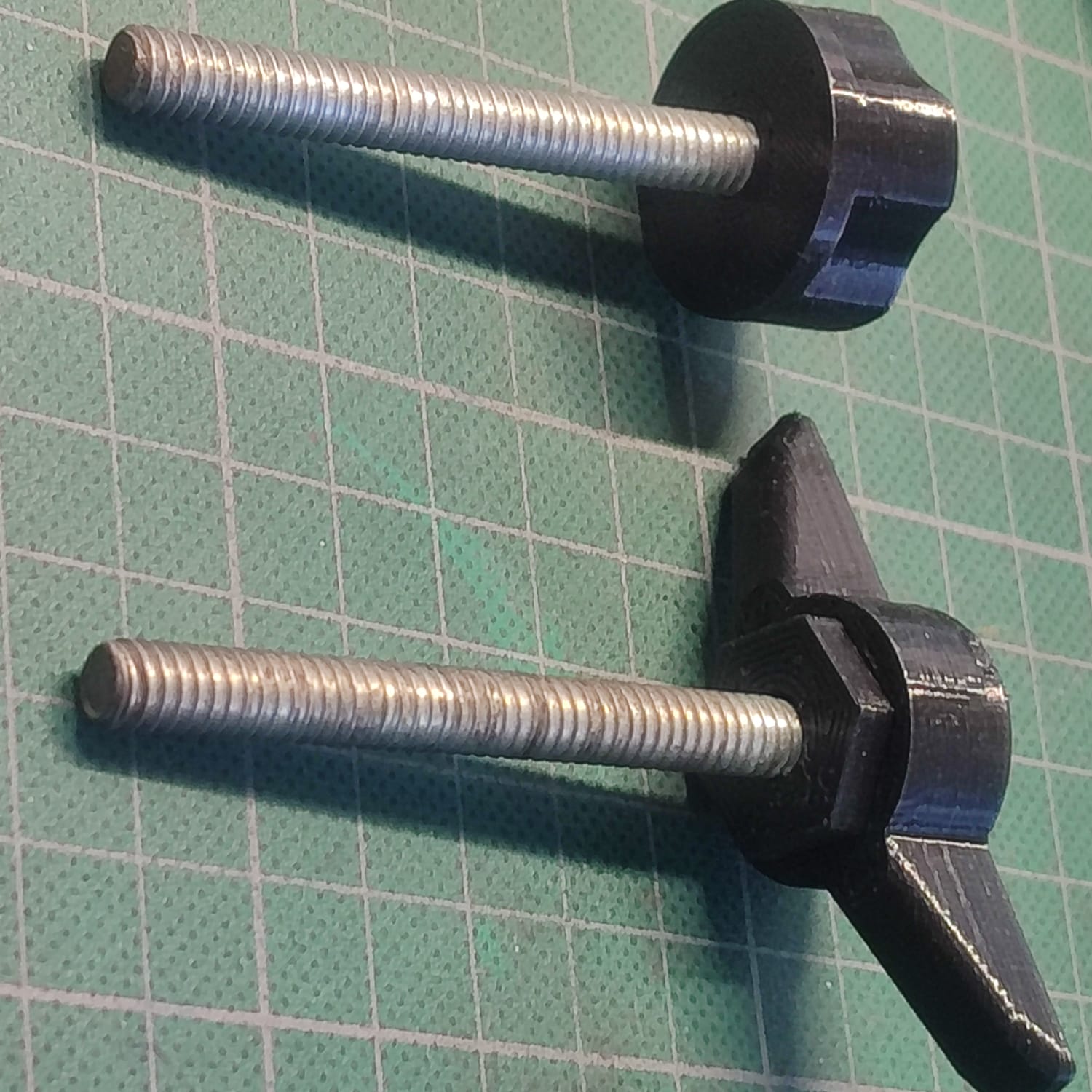 1/4  Thumbscrew — miniatura 2