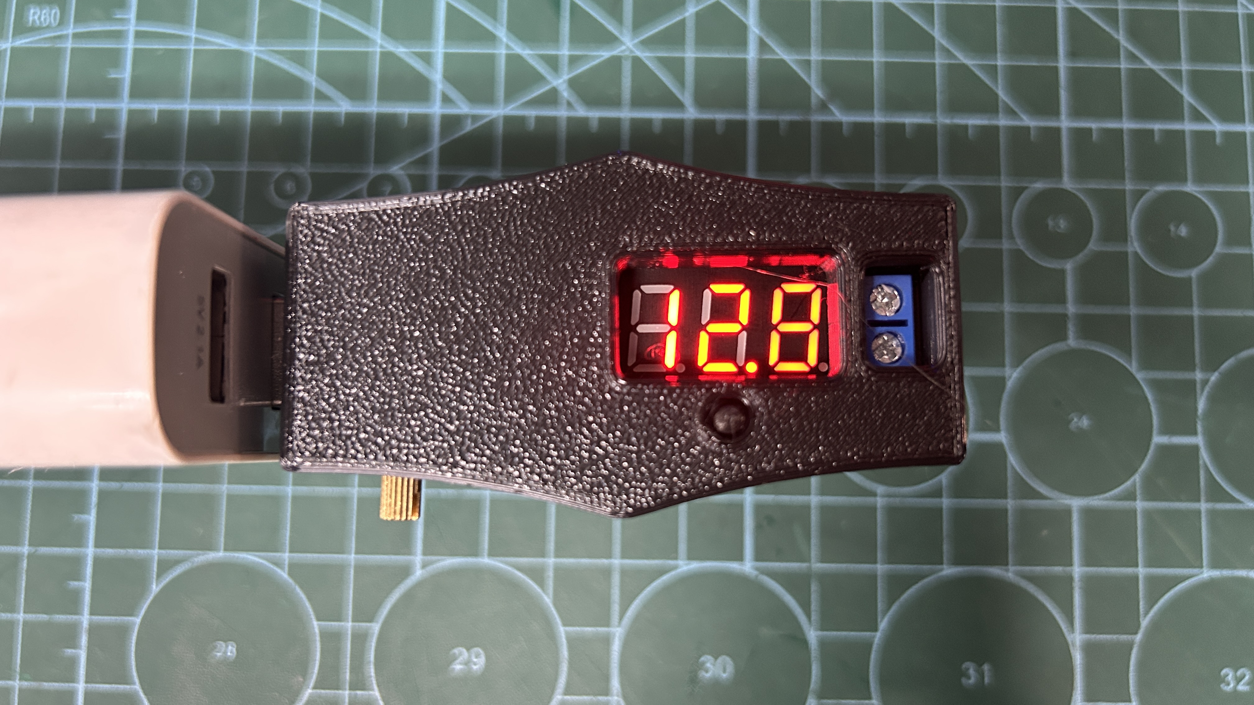 Miniatura 13 do modelo 3D USB Variable Power Supply Case