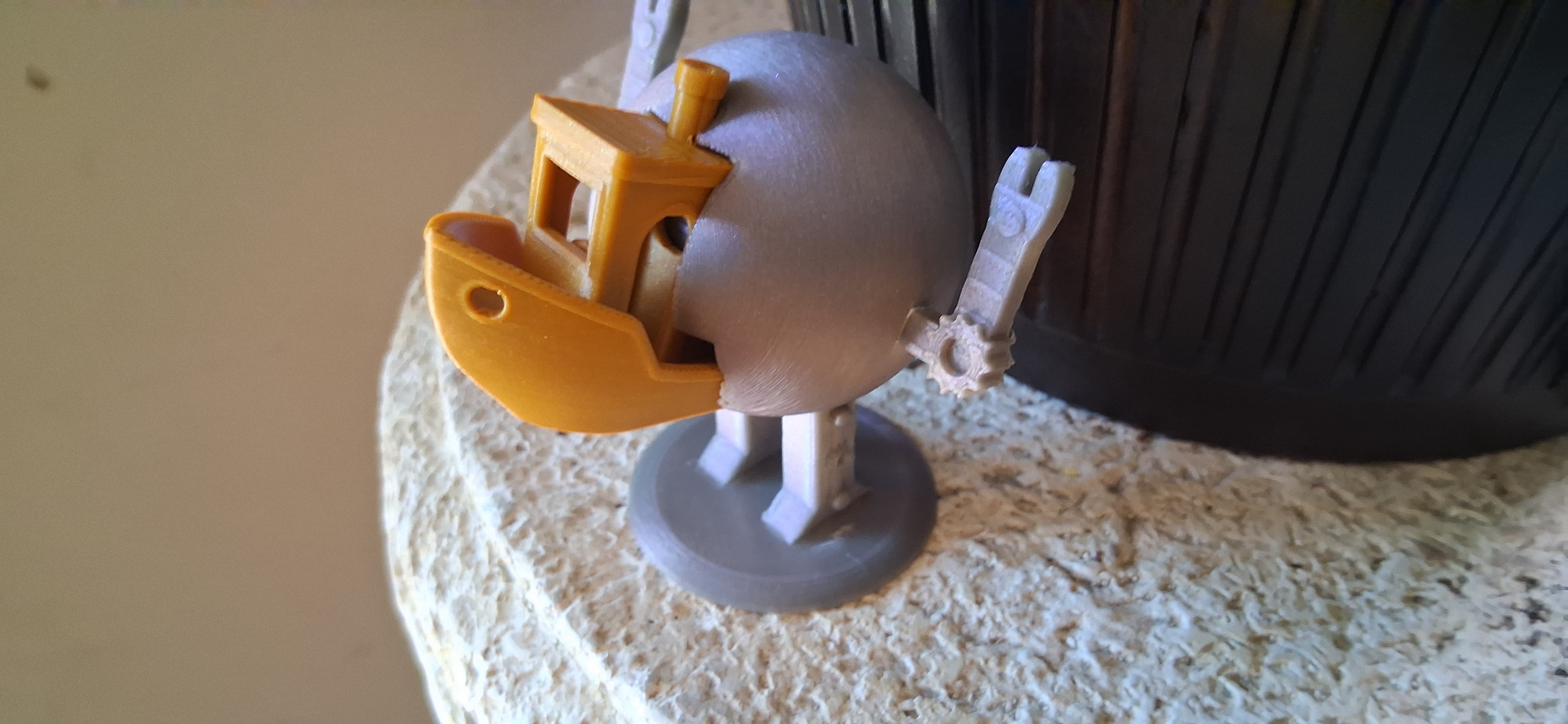 Snap-in simple benchy mech