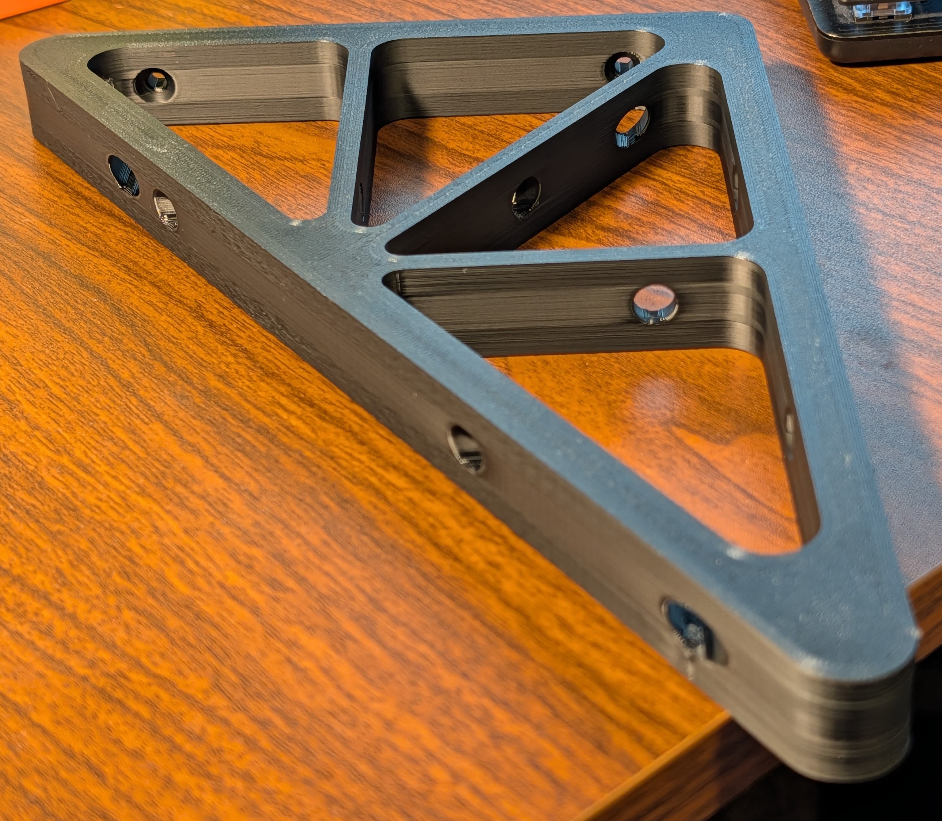 Miniatura 2 do modelo 3D Parametric Strong Shelf Bracket Remix