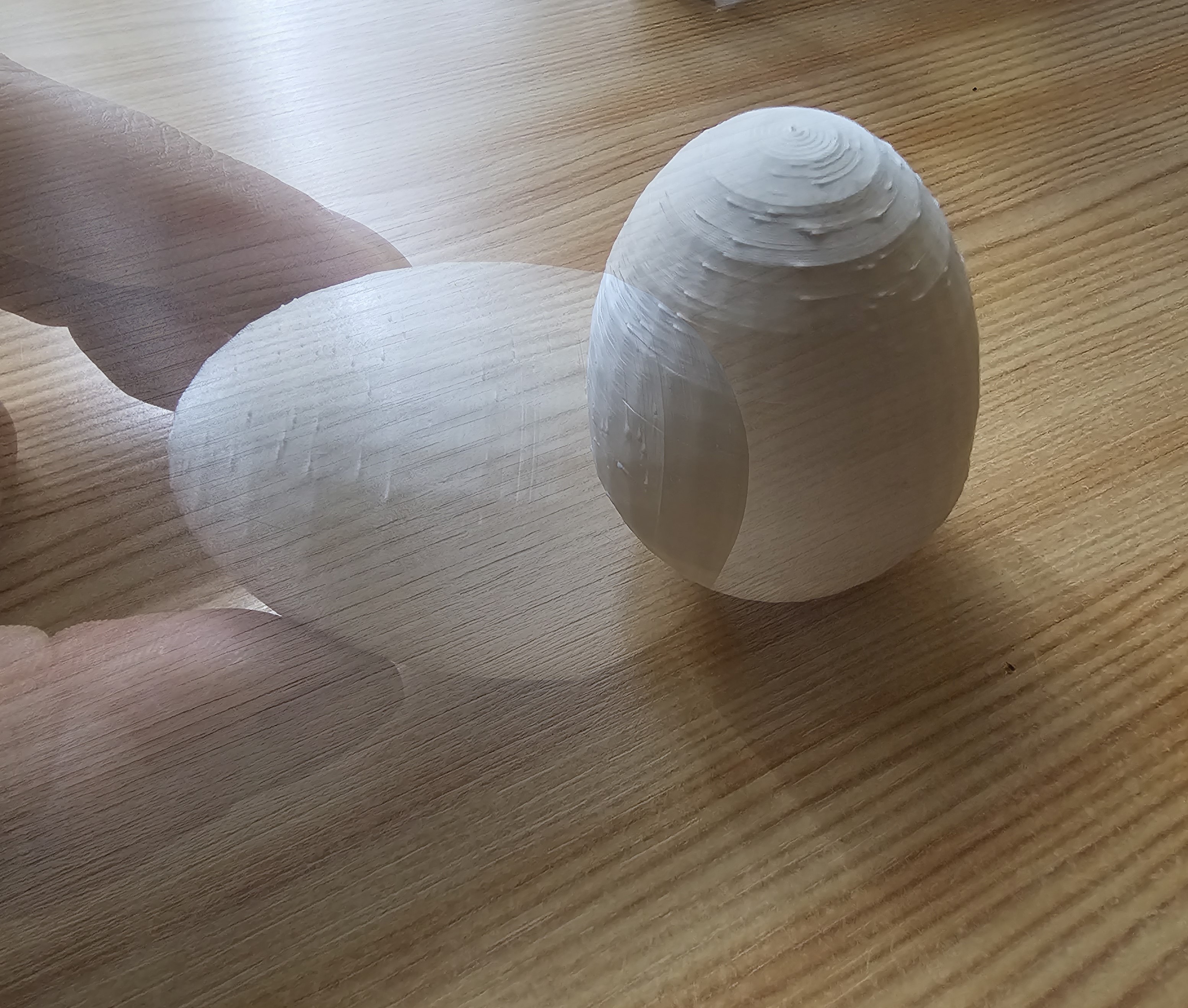 Self balancing egg