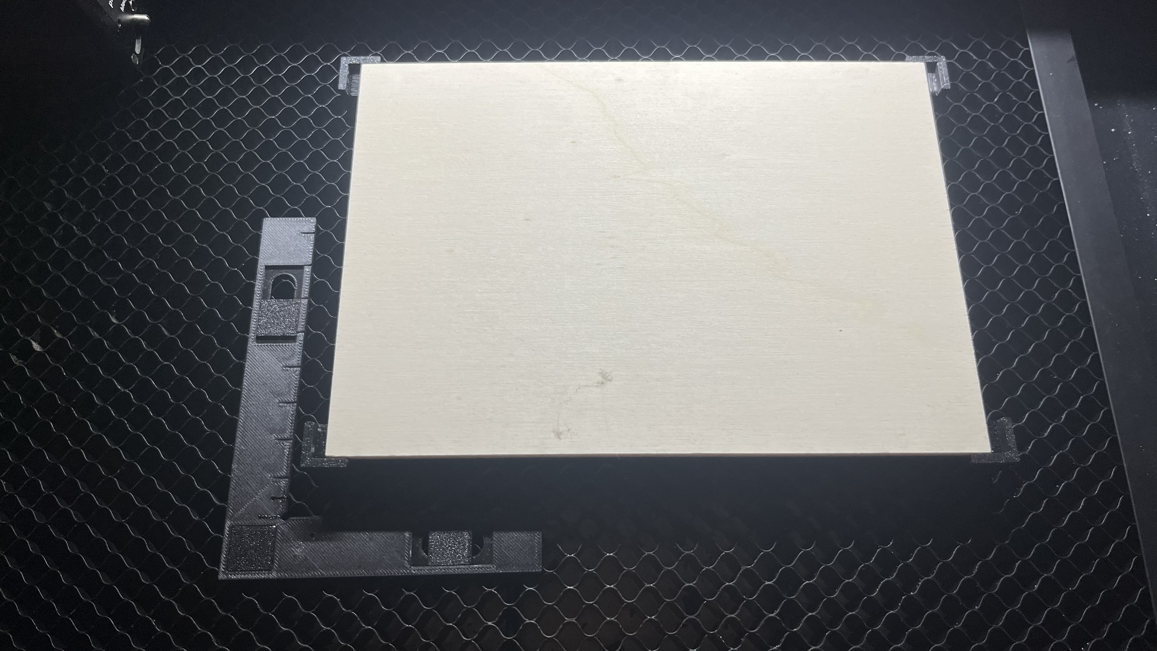 Fuß für Honeycomb Platte im Lasercutter
