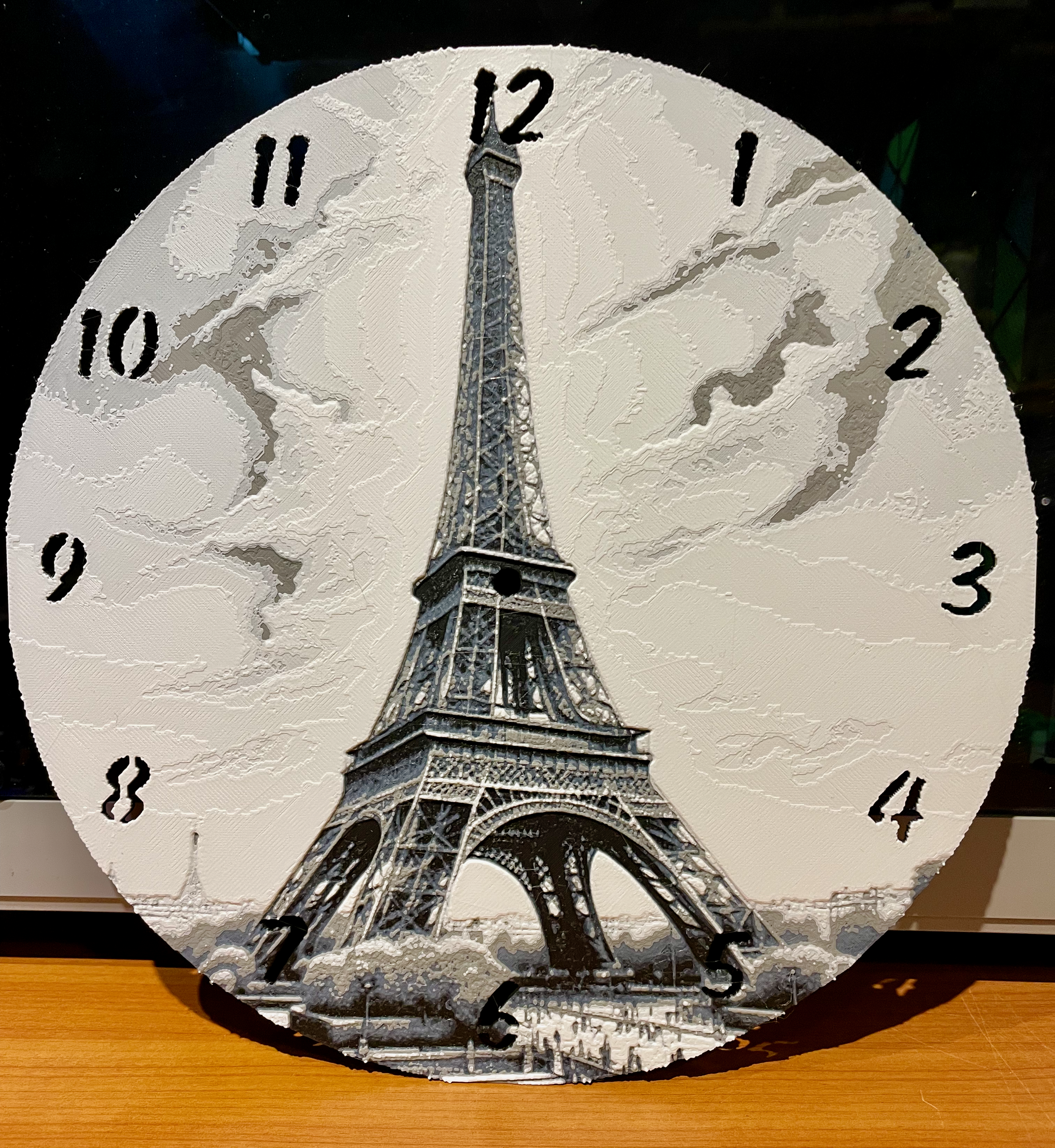 Wall Clock Hueforge Pariser Eifeltower — thumbnail 2
