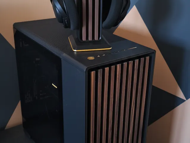 Headphone stand ( North inspired)