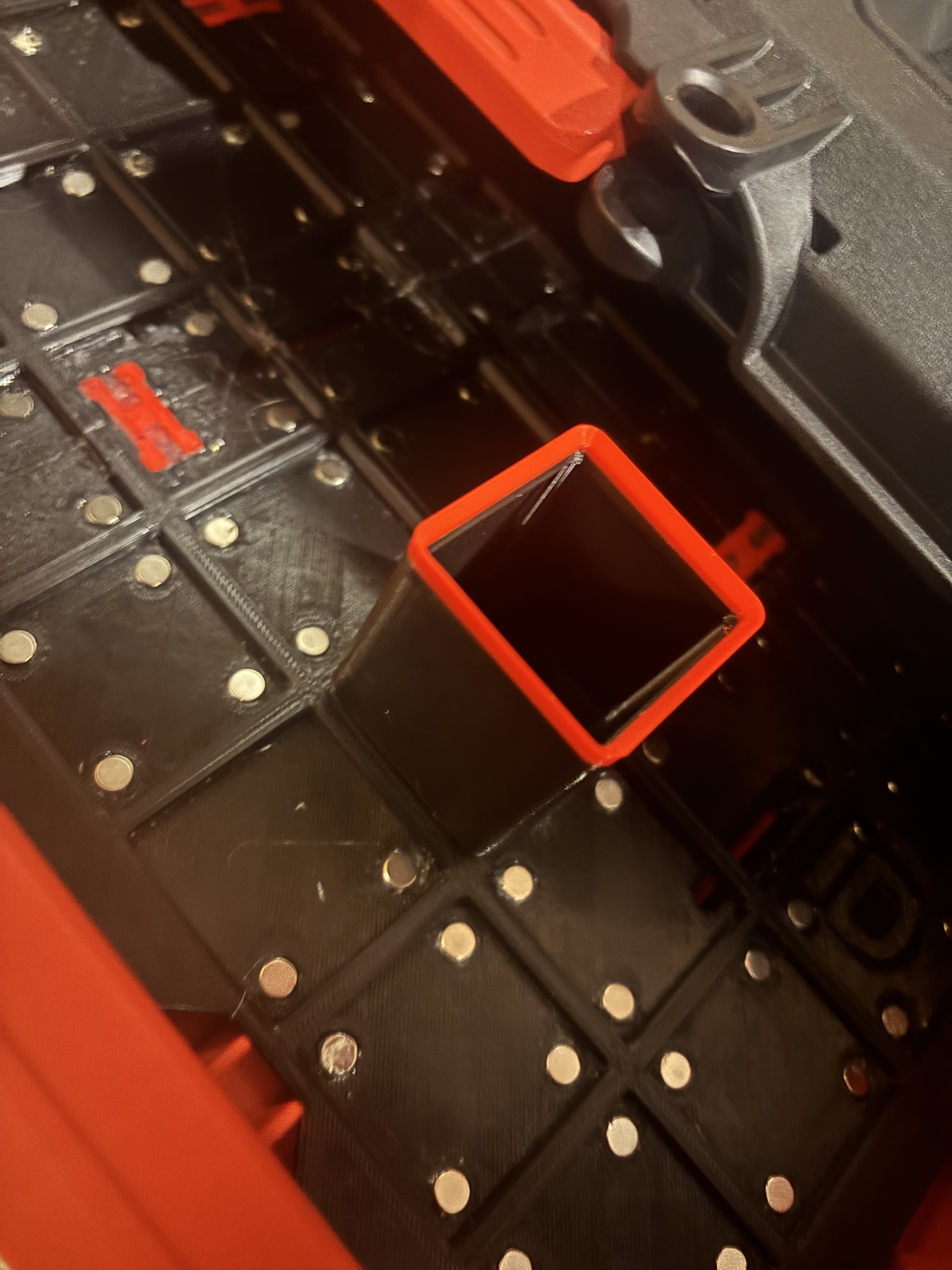 7u box for packout baseplate w/ magnets