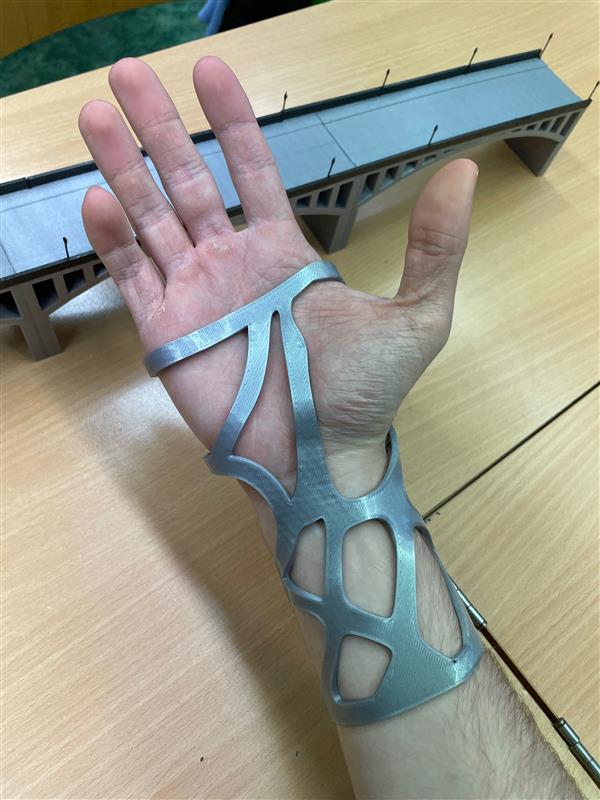 Parametric wrist brace Fusion360 / Parametrická ortéza na zápěstí Fusion360