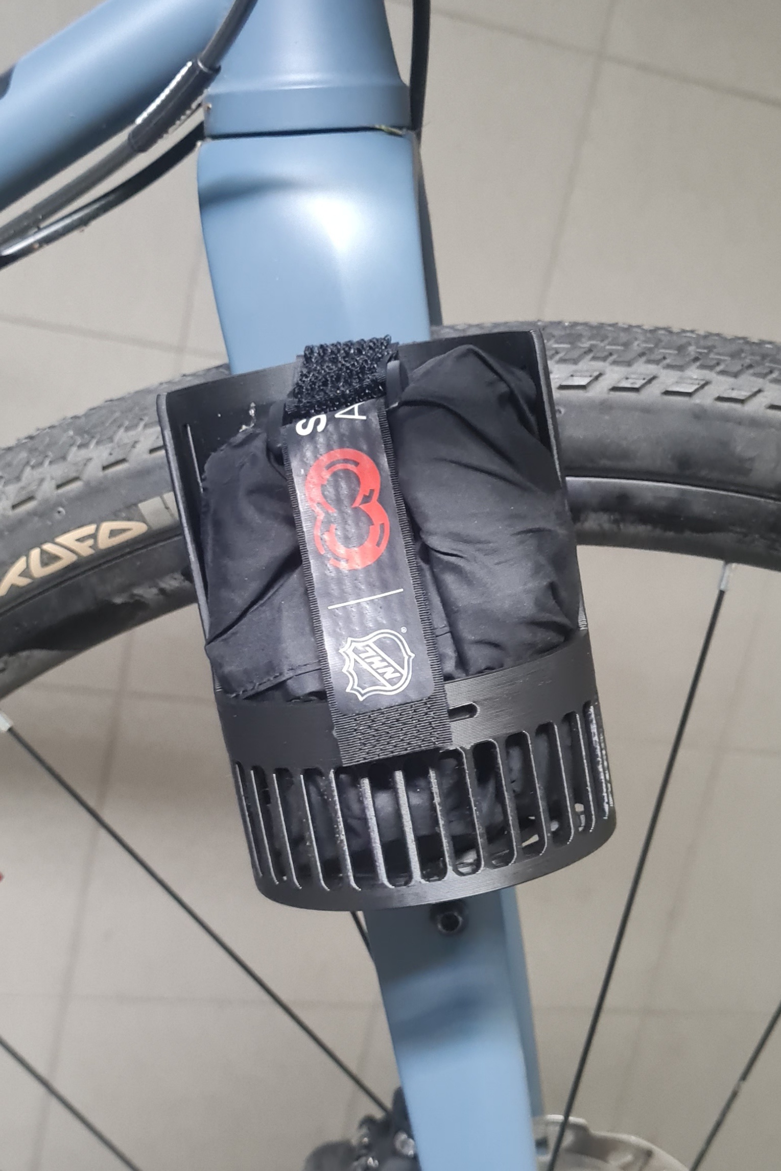 Bike fork cage