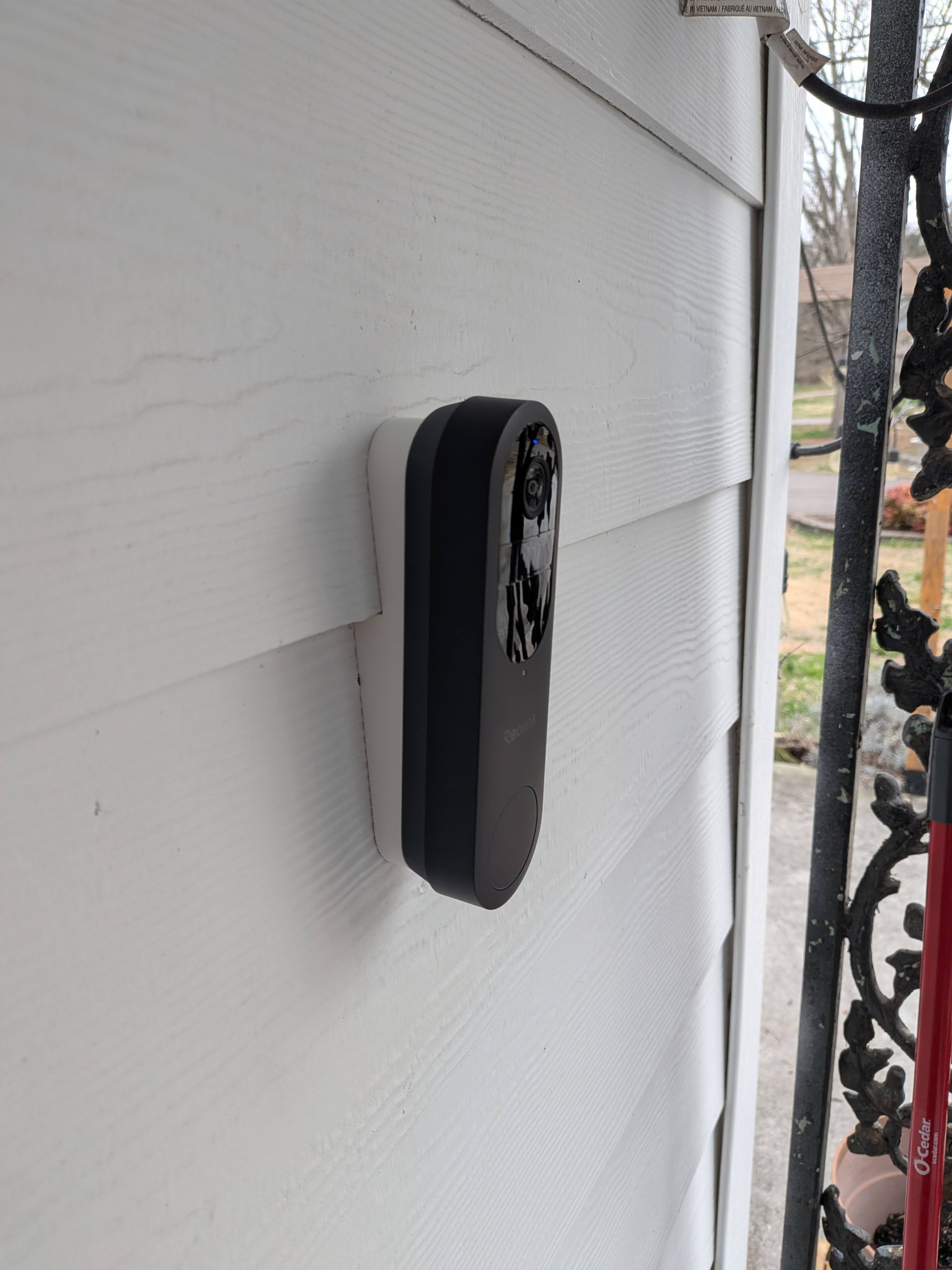 Reolink Battery Doorbell Siding mount.