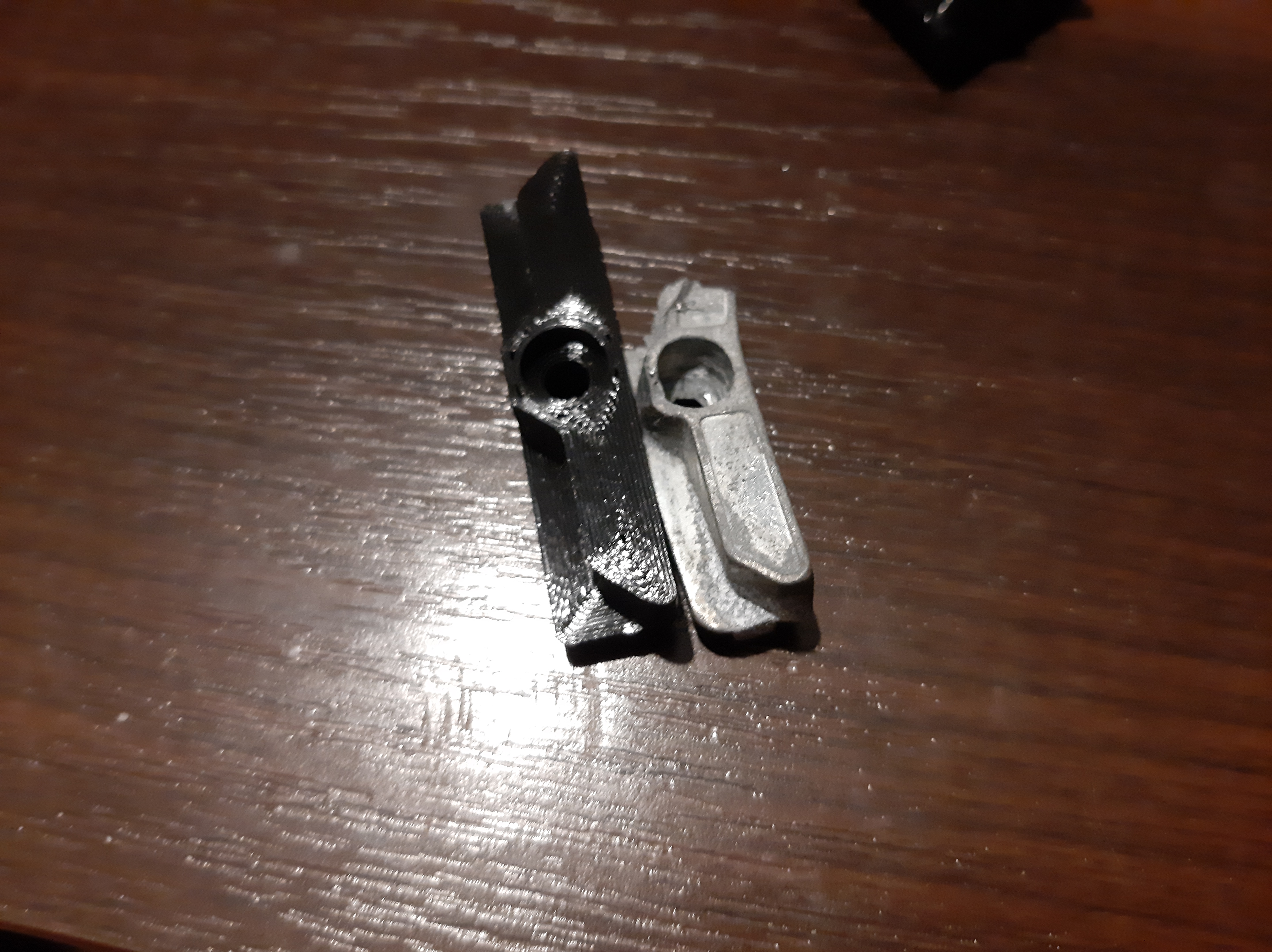 Door locking — thumbnail 2