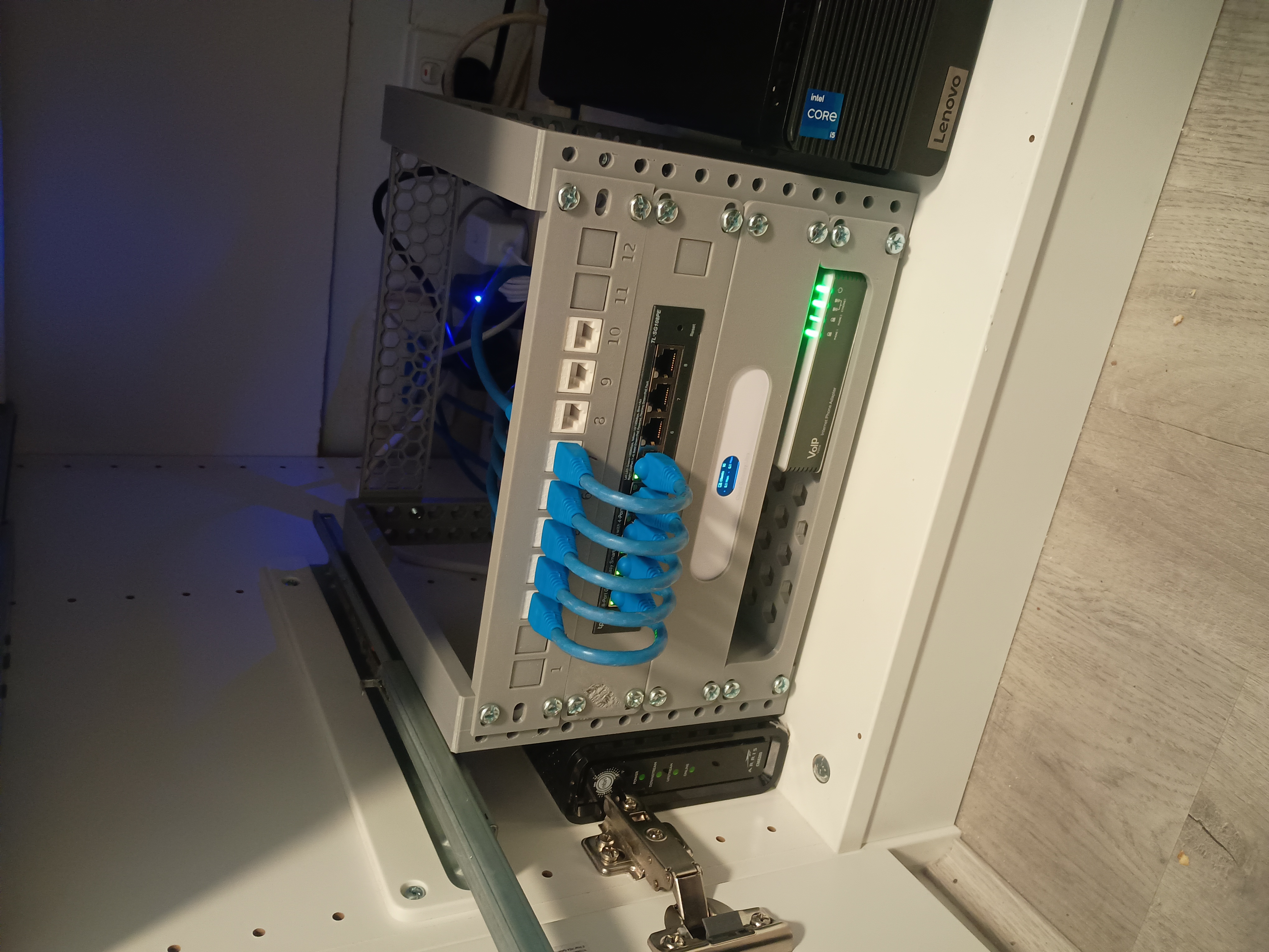 Snug-Fit 4U 6" or 10" Mini Rack