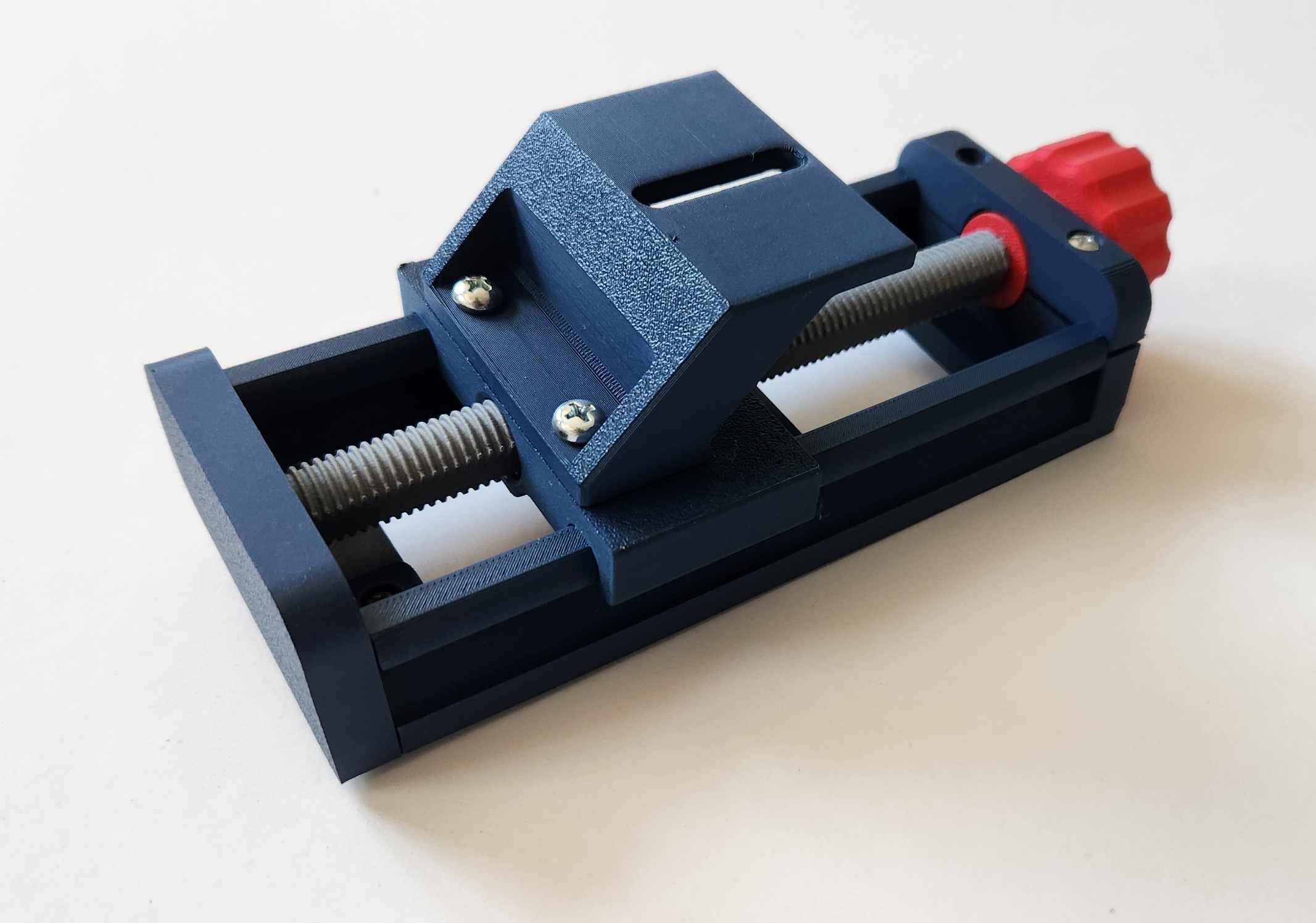 Macro photography focus stacking rail