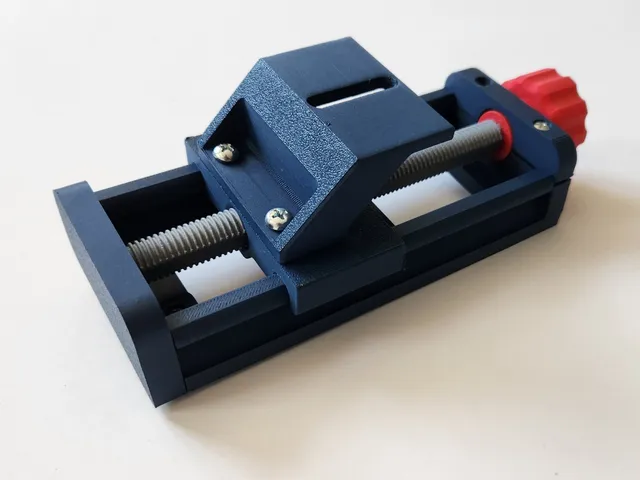 Macro photography focus stacking rail