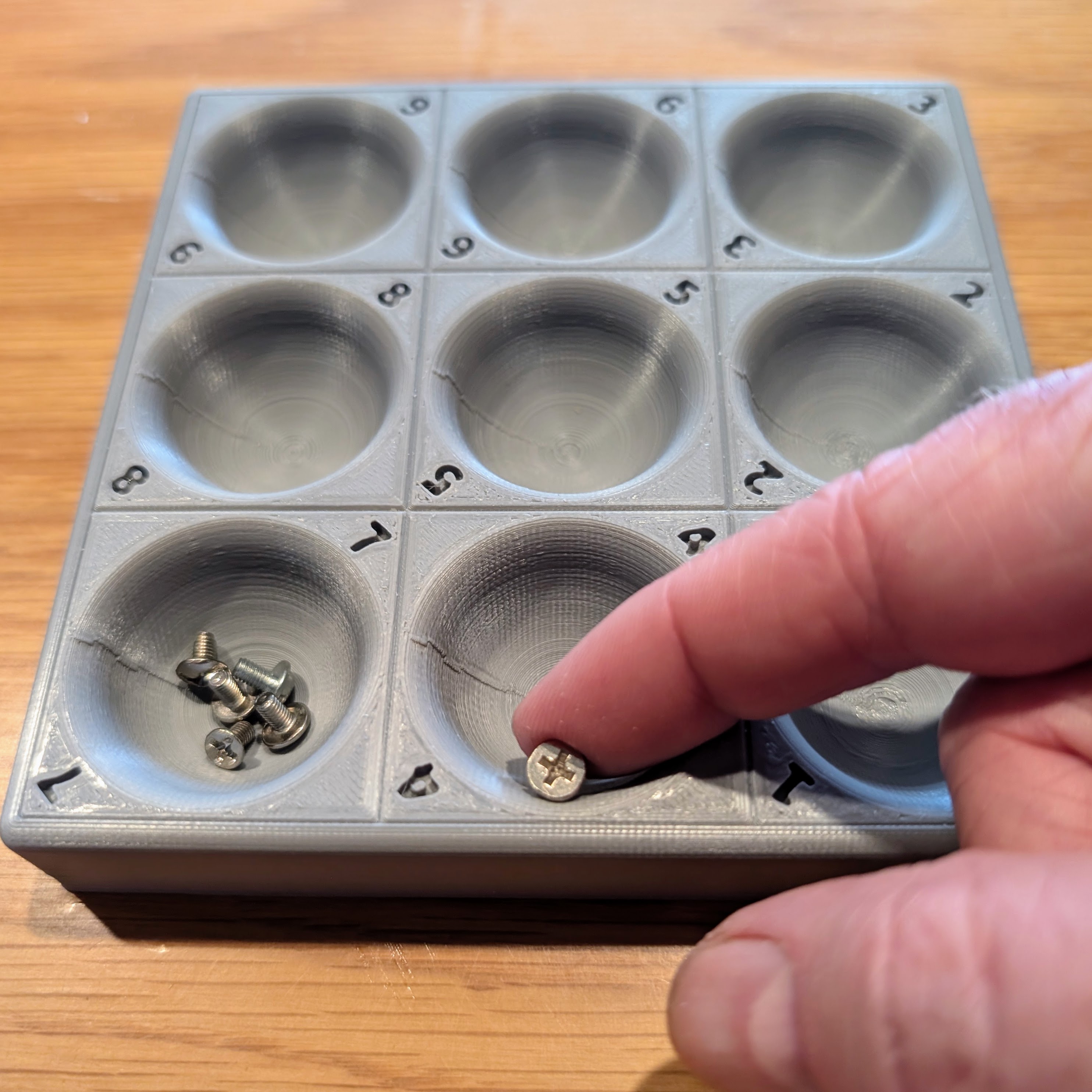 Magnetic Parts Tray for Assembly/Disassembly (Multiple Sizes & Non-Magnetic Versions Included) — miniatura 3