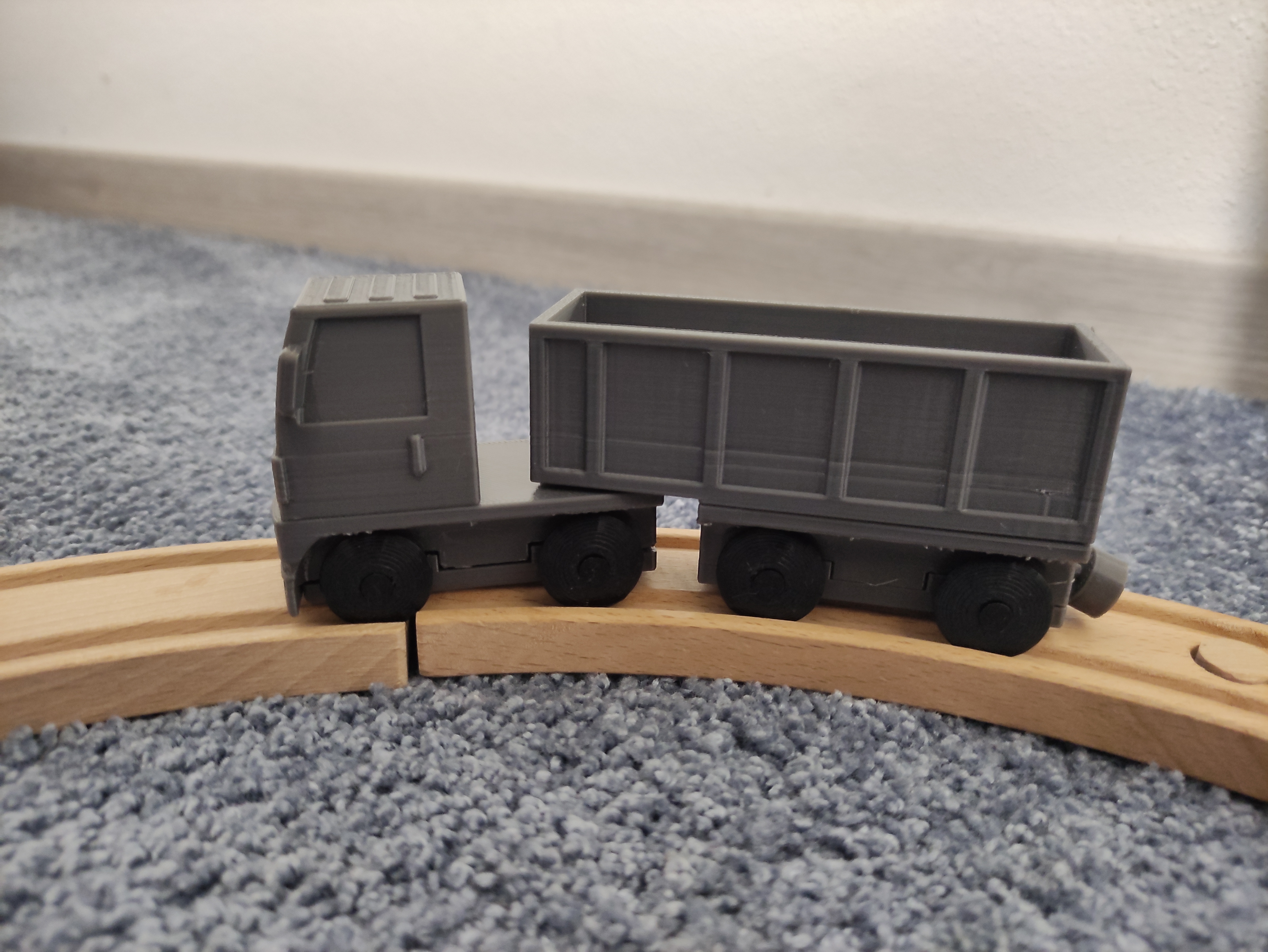 Truck Brio train adapter - chassis, cabin and trailers