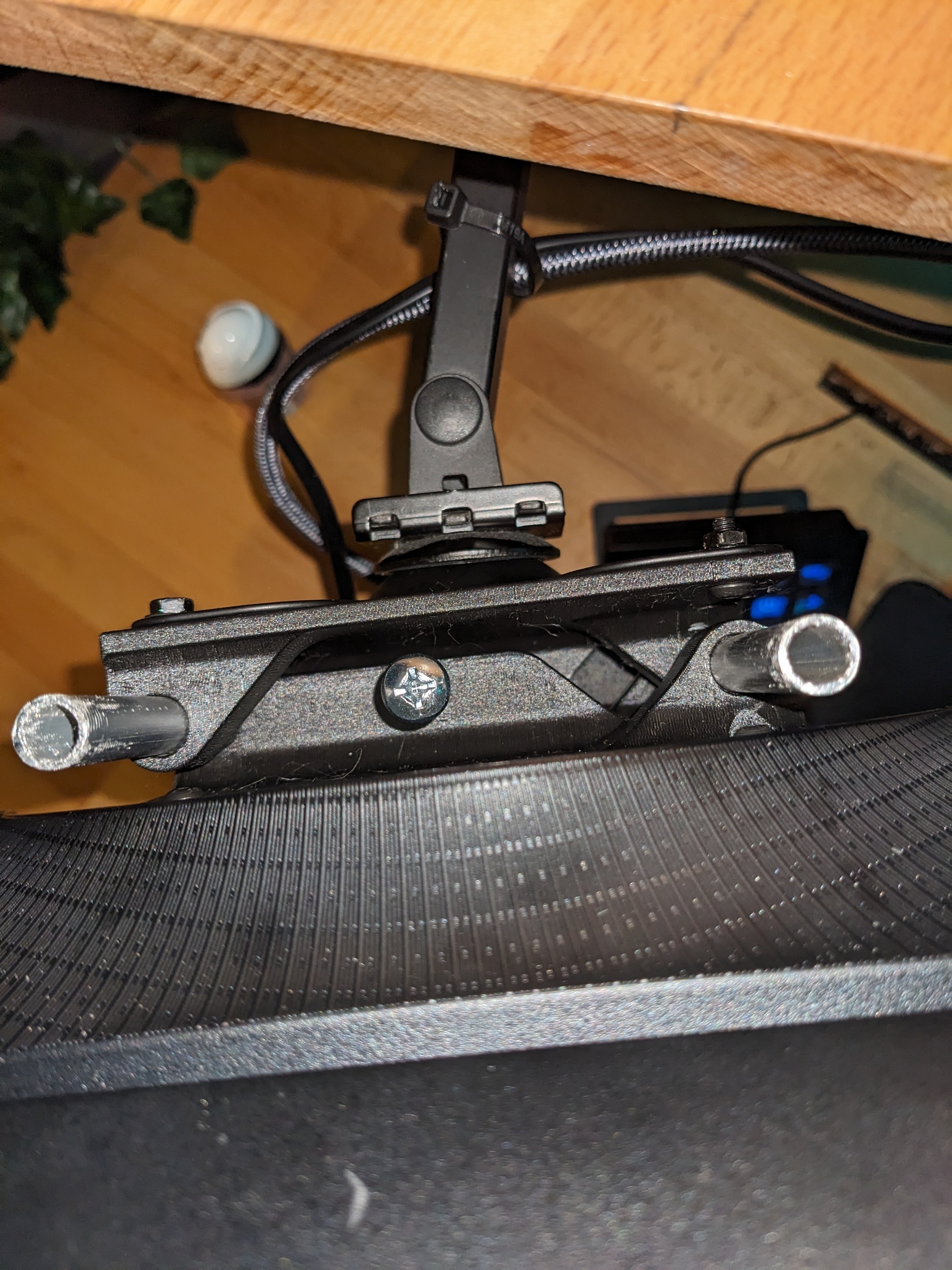 Seamless Display VESA Adjuster — miniatura 2