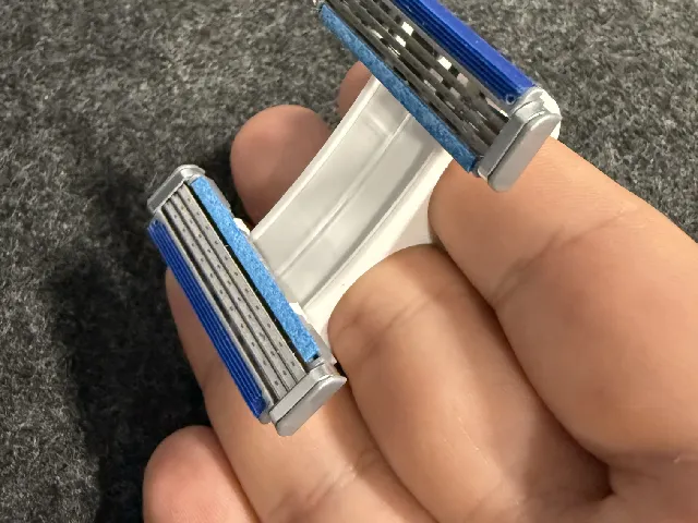 Dual-Blade Head Shaver