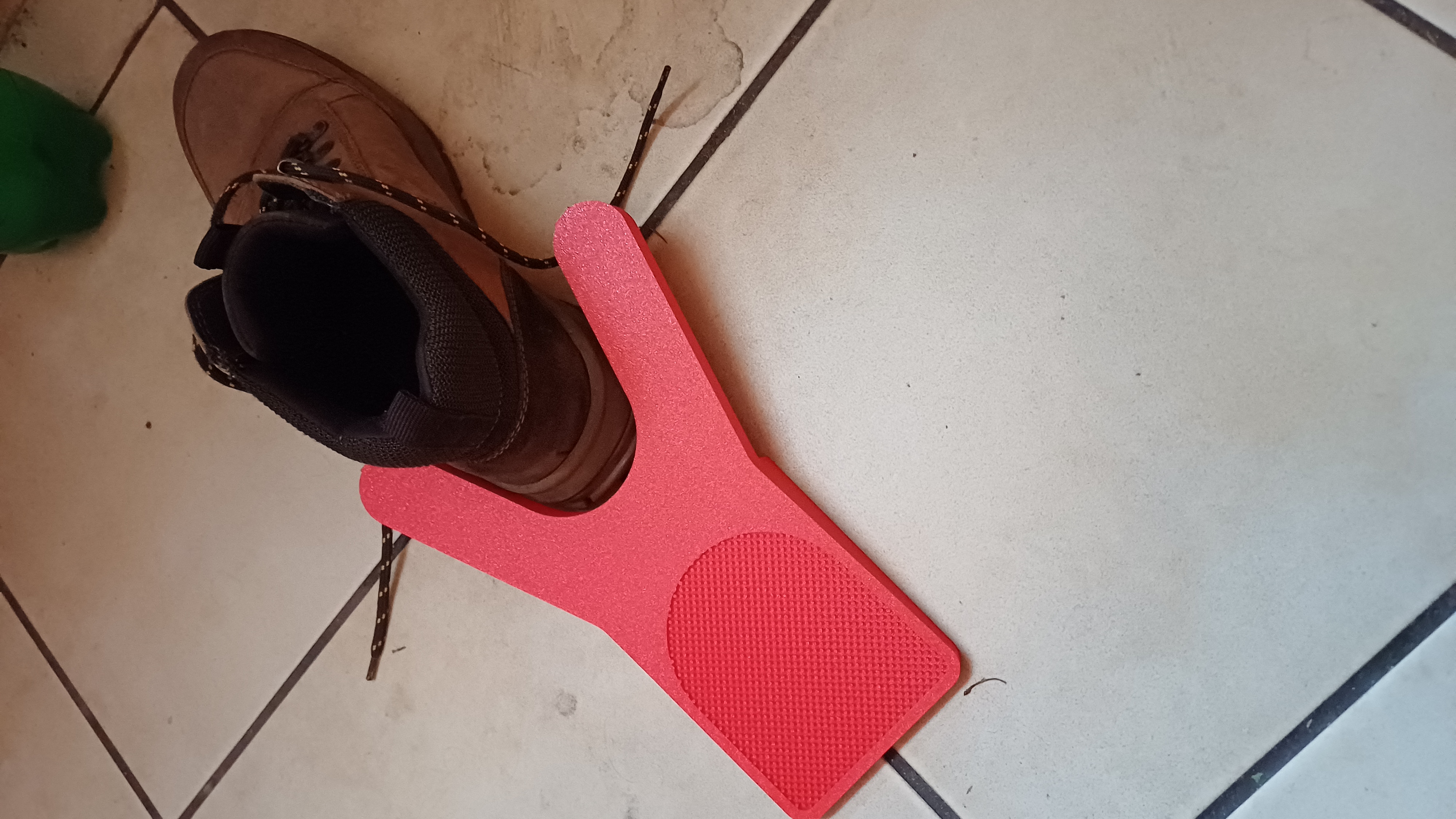 Shoe remove tool ("Boot jack")