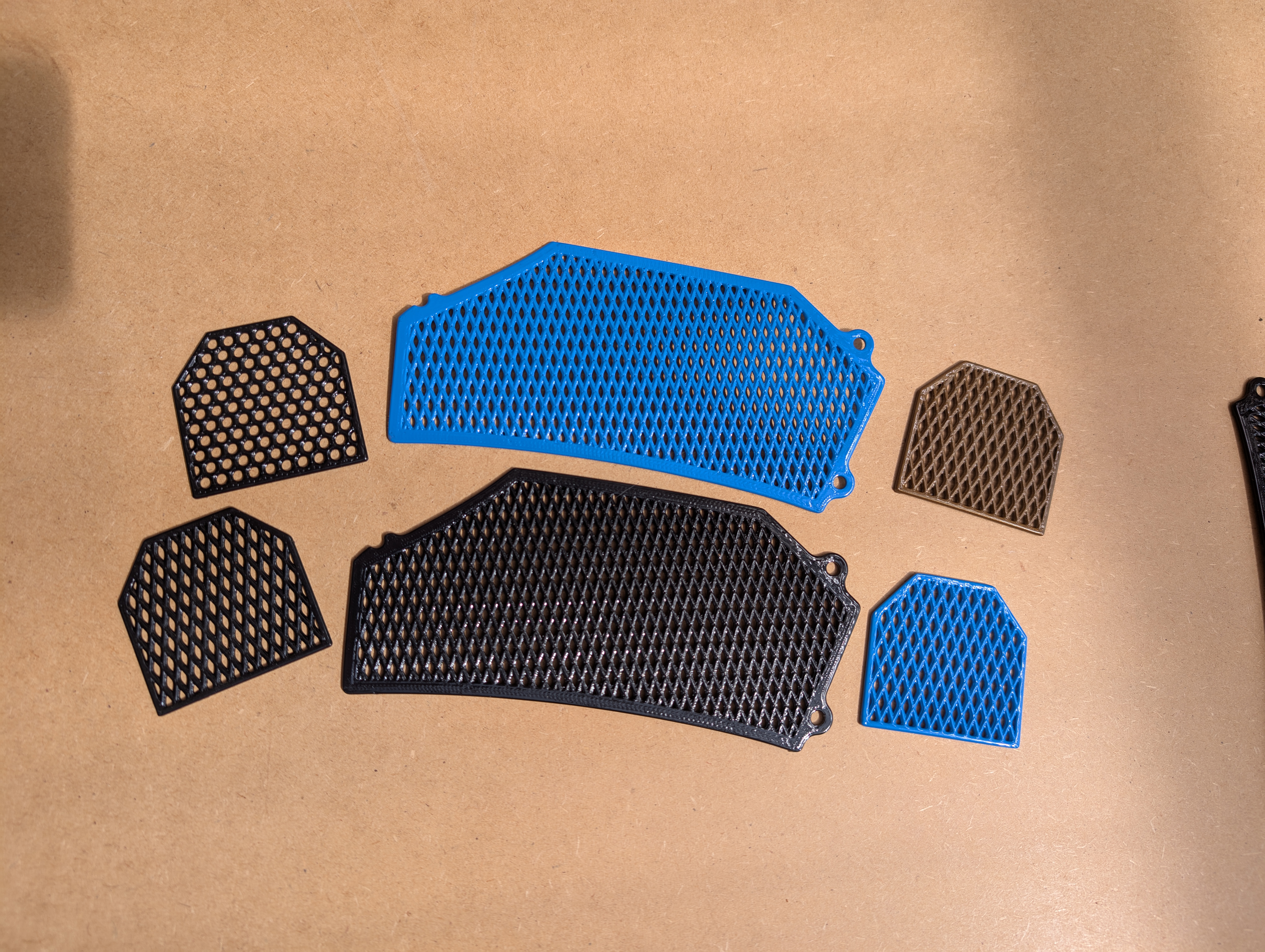 Printable mesh screens and antenna with shorter pin / Satisfactory helmet 3D model thumbnail