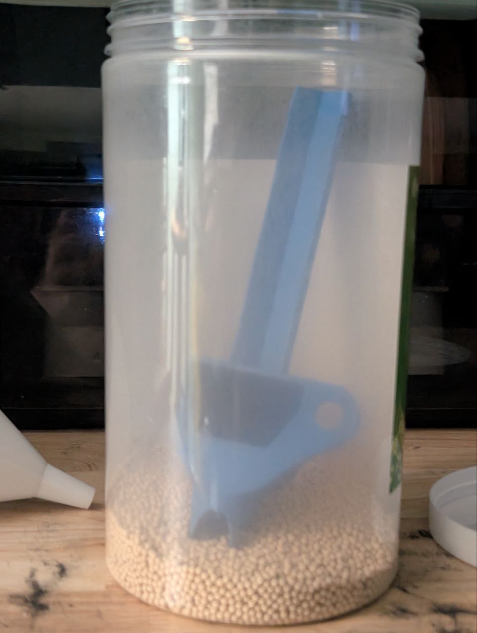 silica funnel scoop with handle