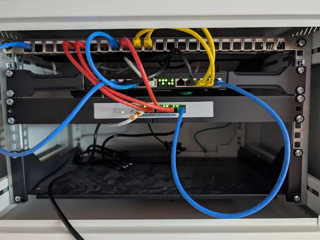 Zyxel GS1200-5HPv2 19 inch 1U rack mount