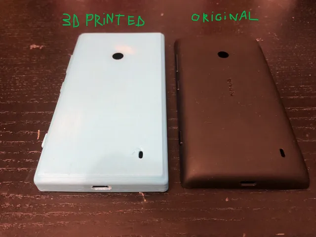 Nokia Lumia 520 back