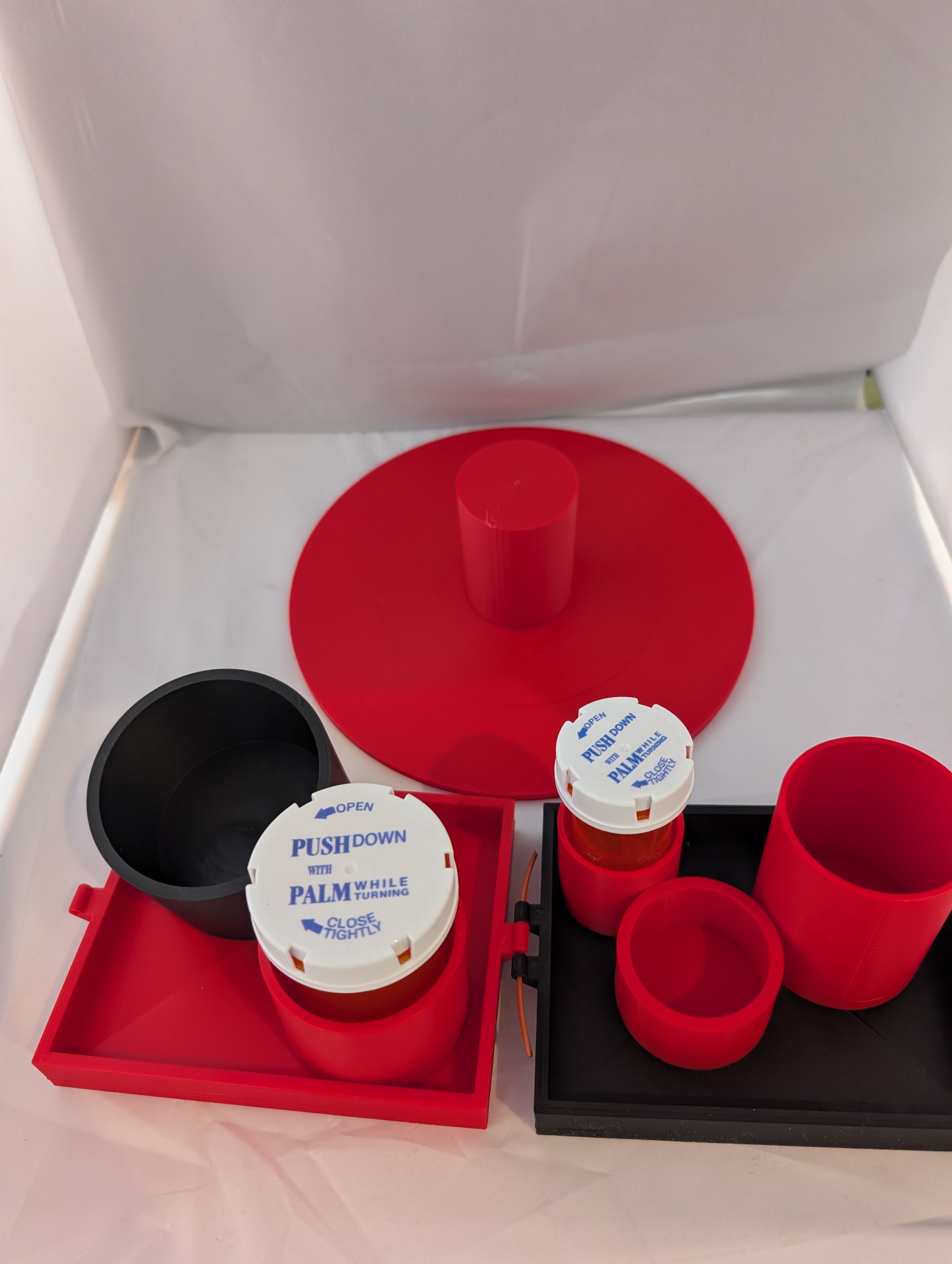 Modular pill bottle holder using prusament spool