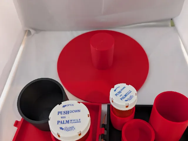 Modular pill bottle holder using prusament spool