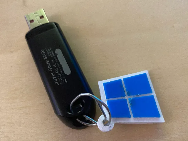 Windows 10 Logo Keychain for Boostable USBs